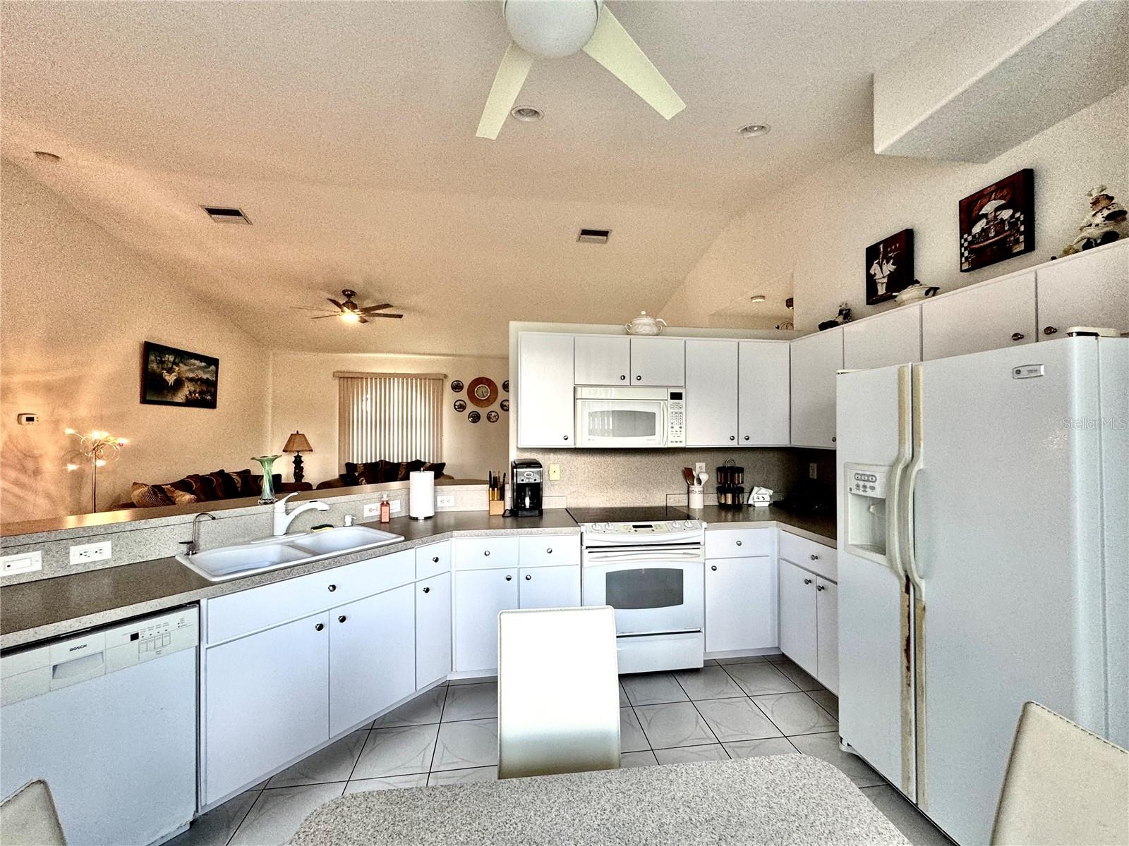 219 VENETIA AVE