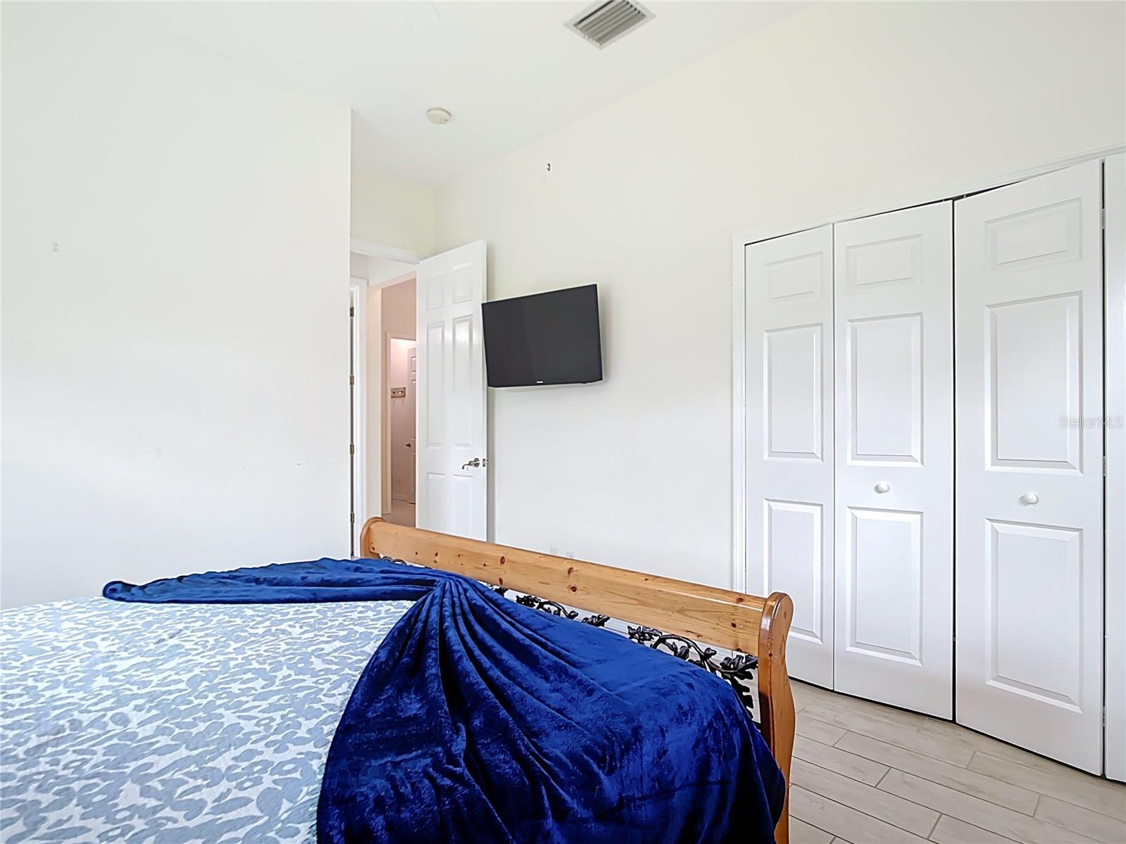 613 BOUNDARY BLVD
