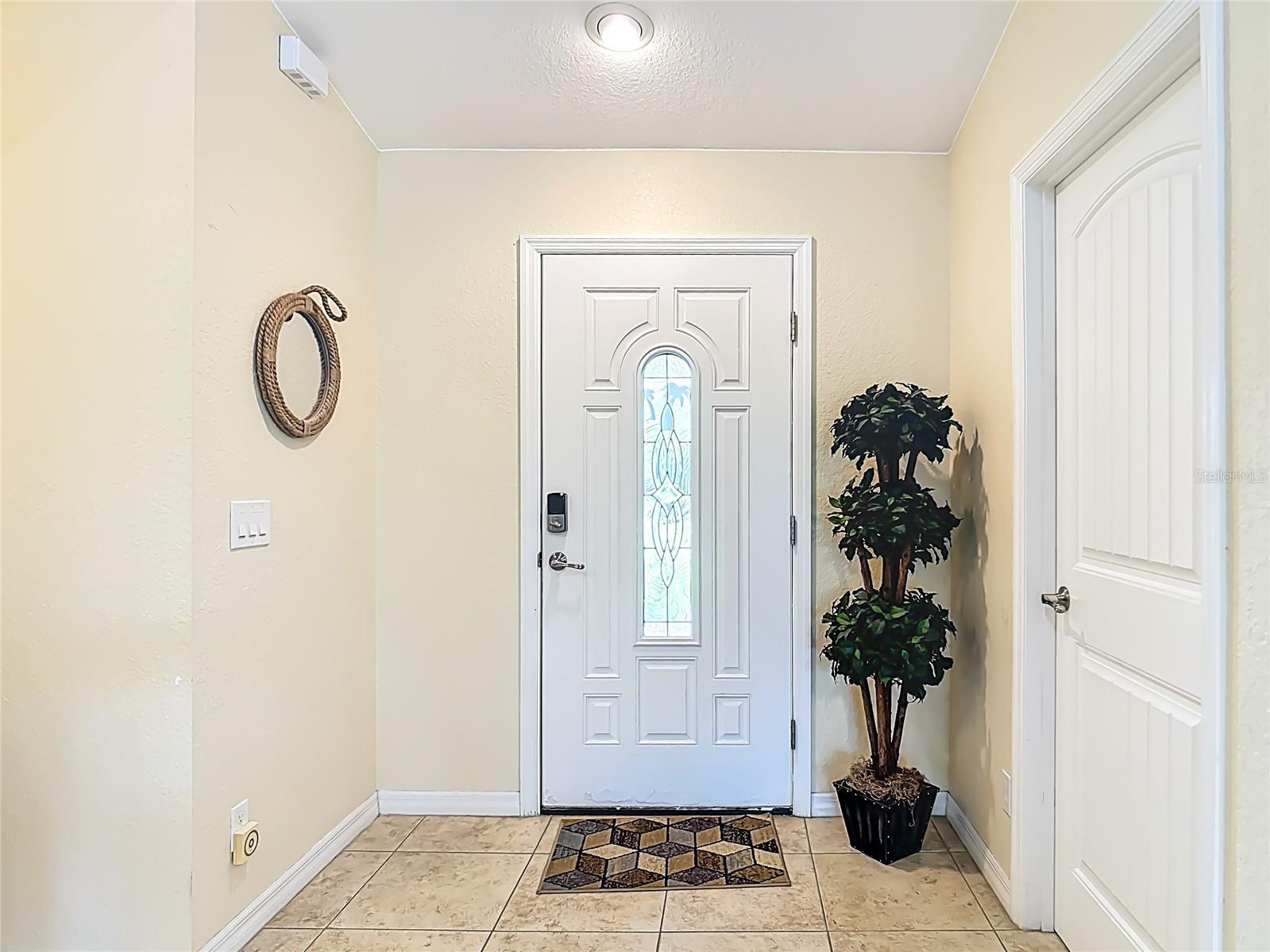 208 JENNIFER DR