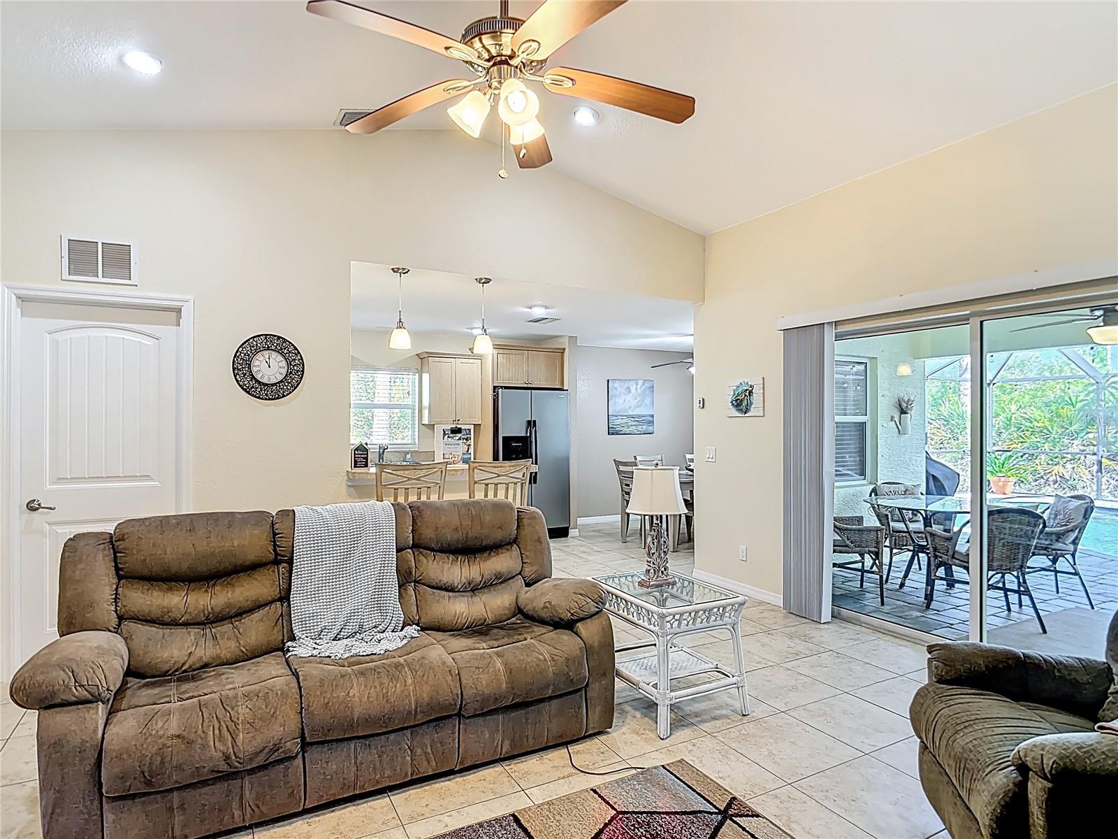 208 JENNIFER DR