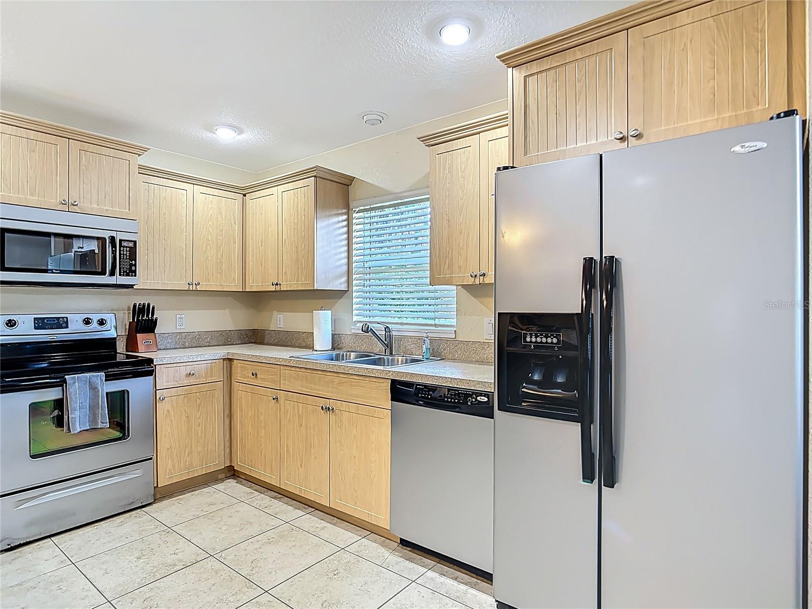 208 JENNIFER DR