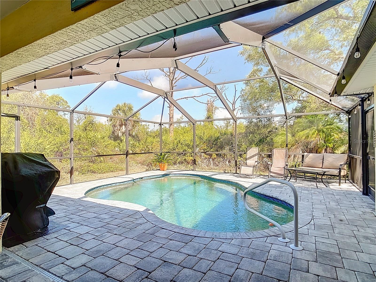 208 JENNIFER DR