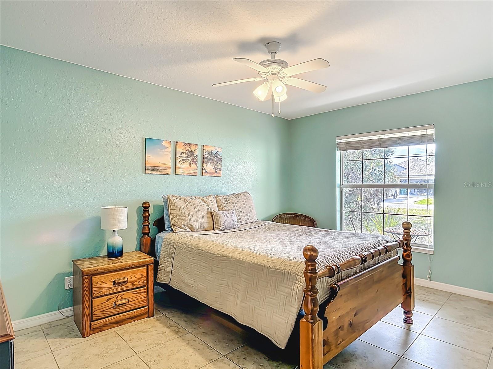 208 JENNIFER DR