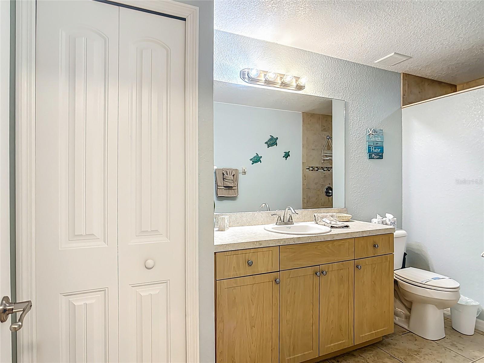 208 JENNIFER DR