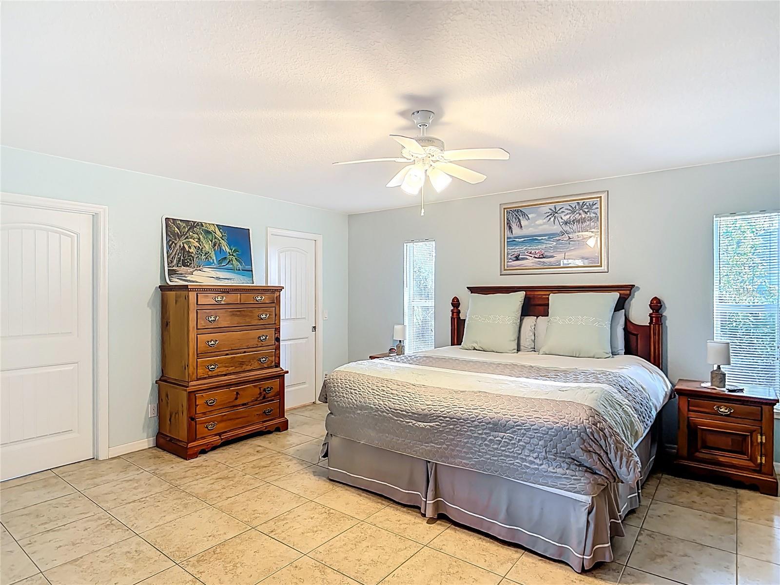 208 JENNIFER DR