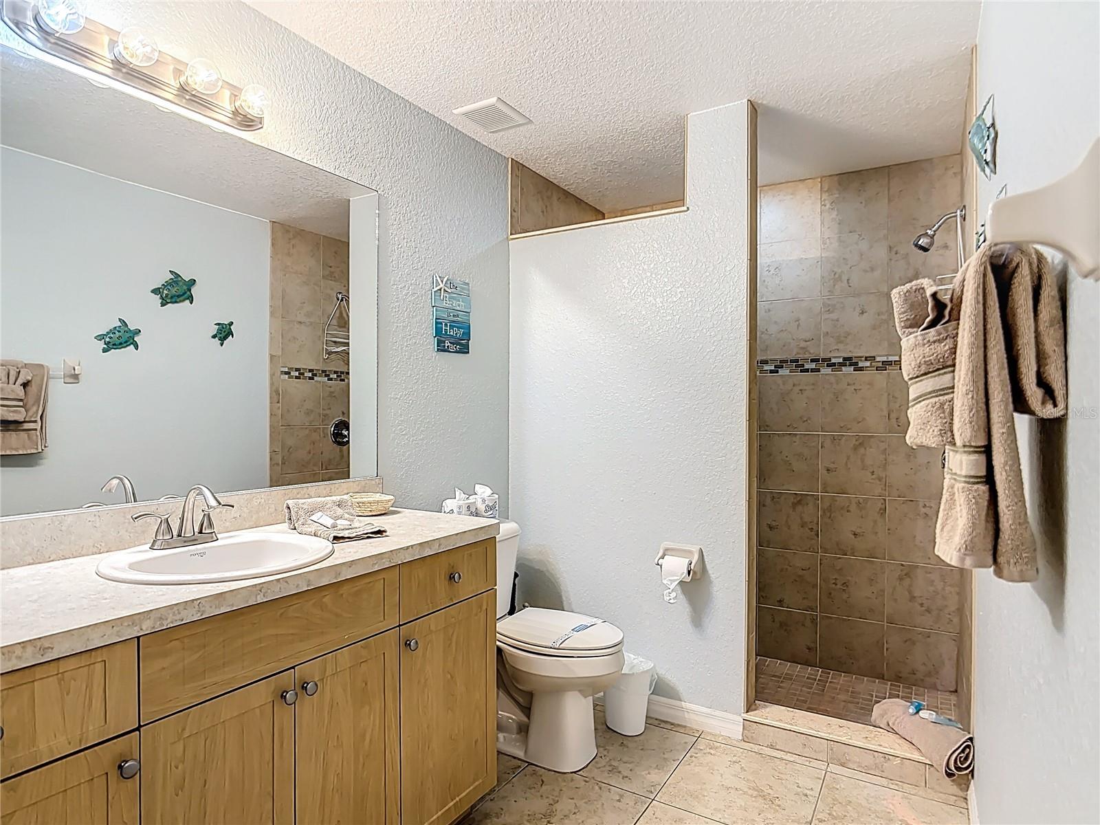 208 JENNIFER DR