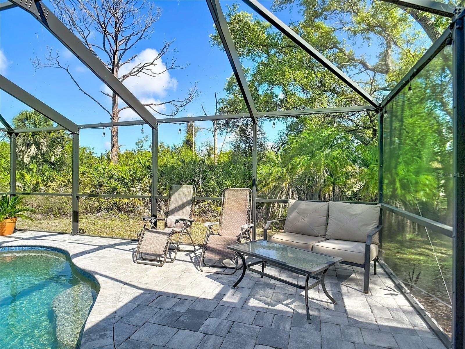 208 JENNIFER DR