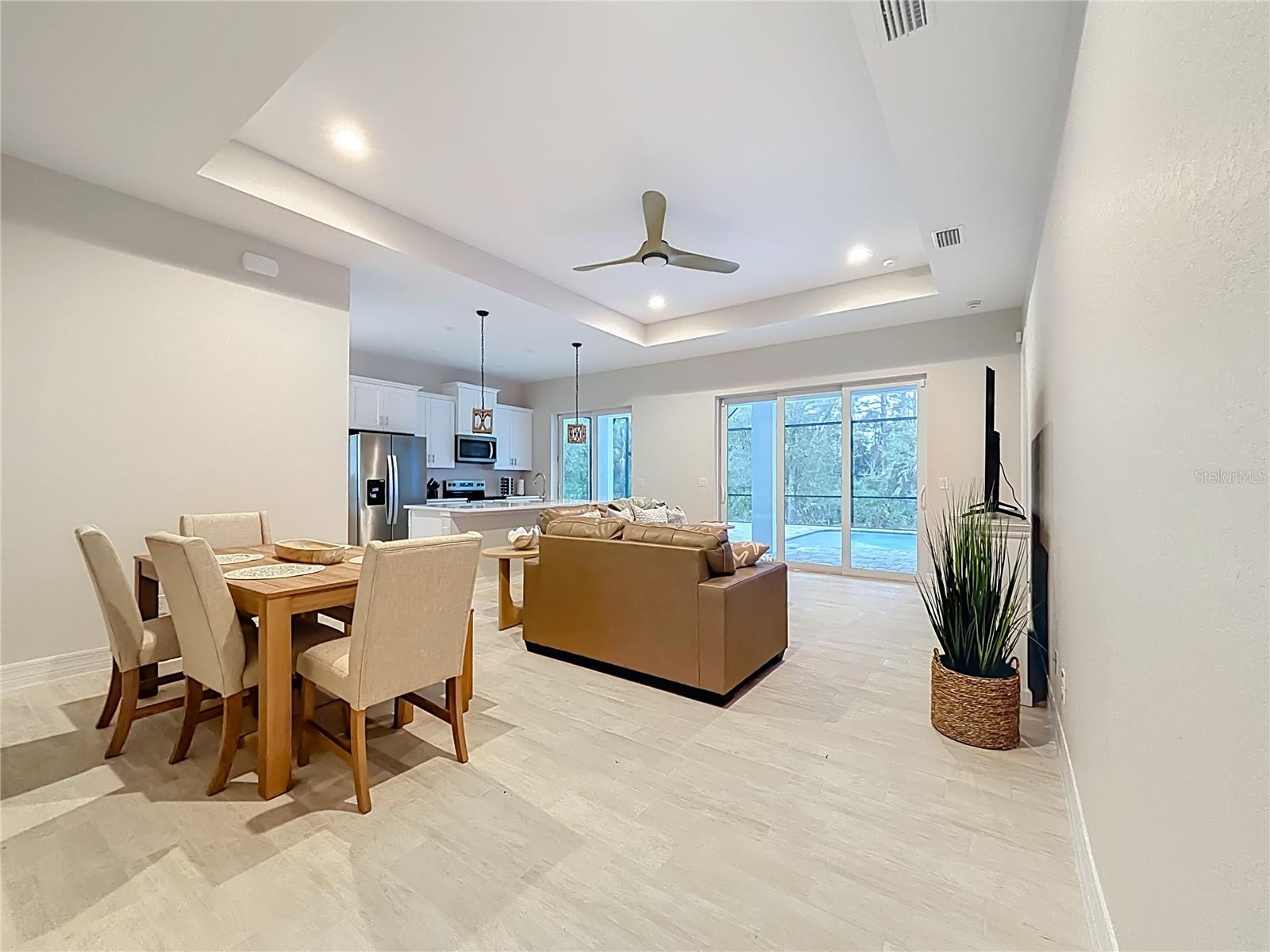 107 SWAN DR