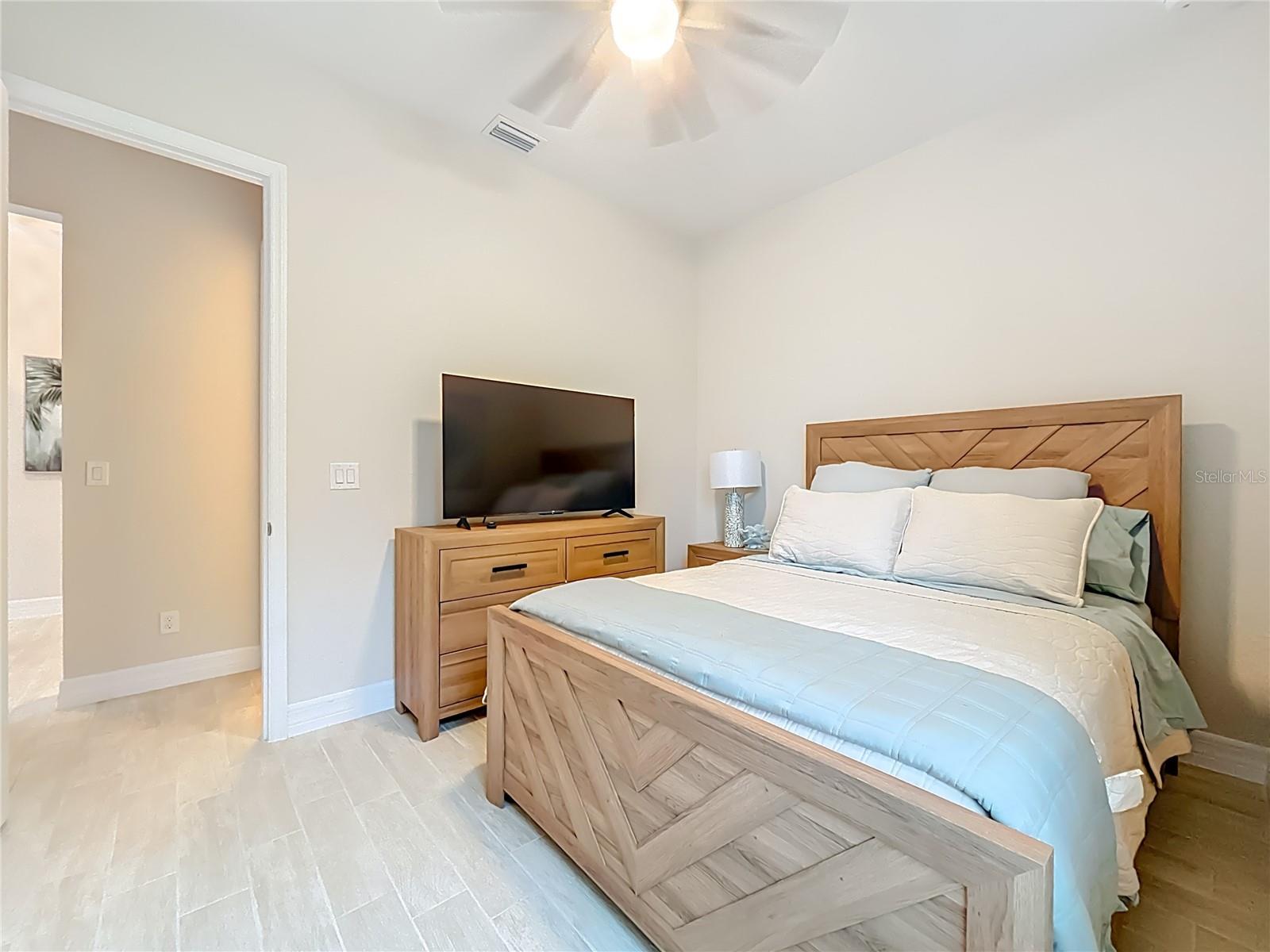 107 SWAN DR