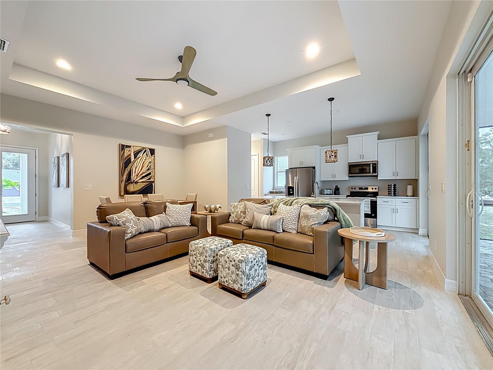107 SWAN DR