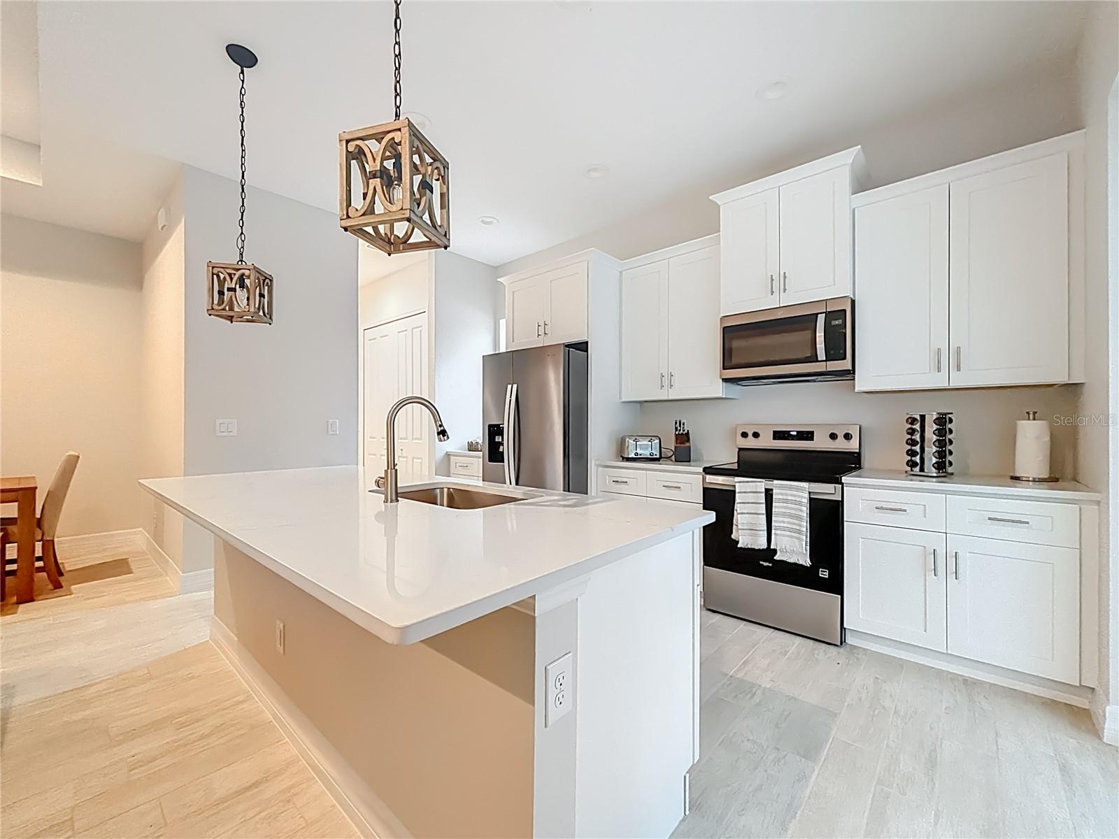 107 SWAN DR