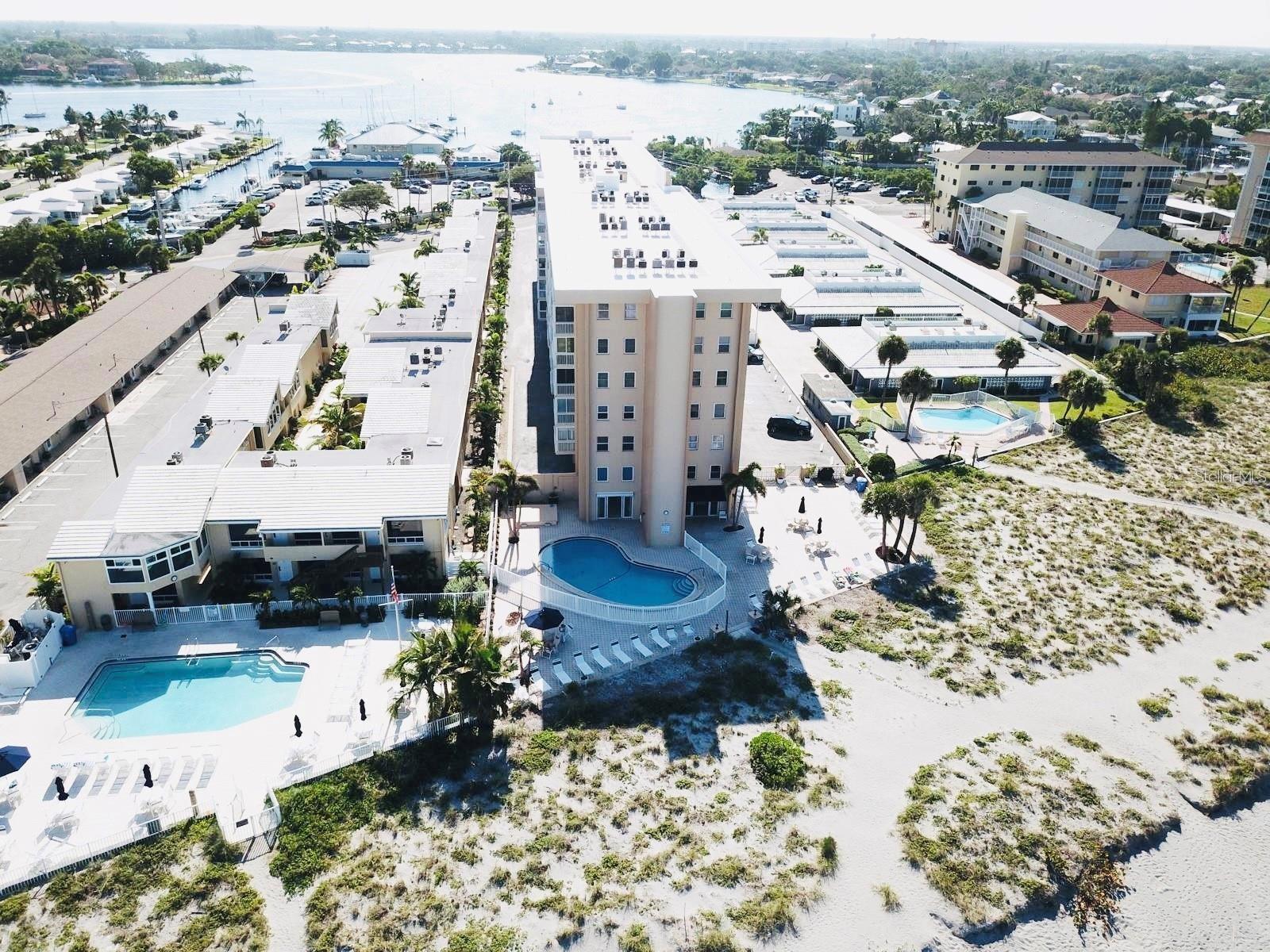 1255 TARPON CENTER DR #612