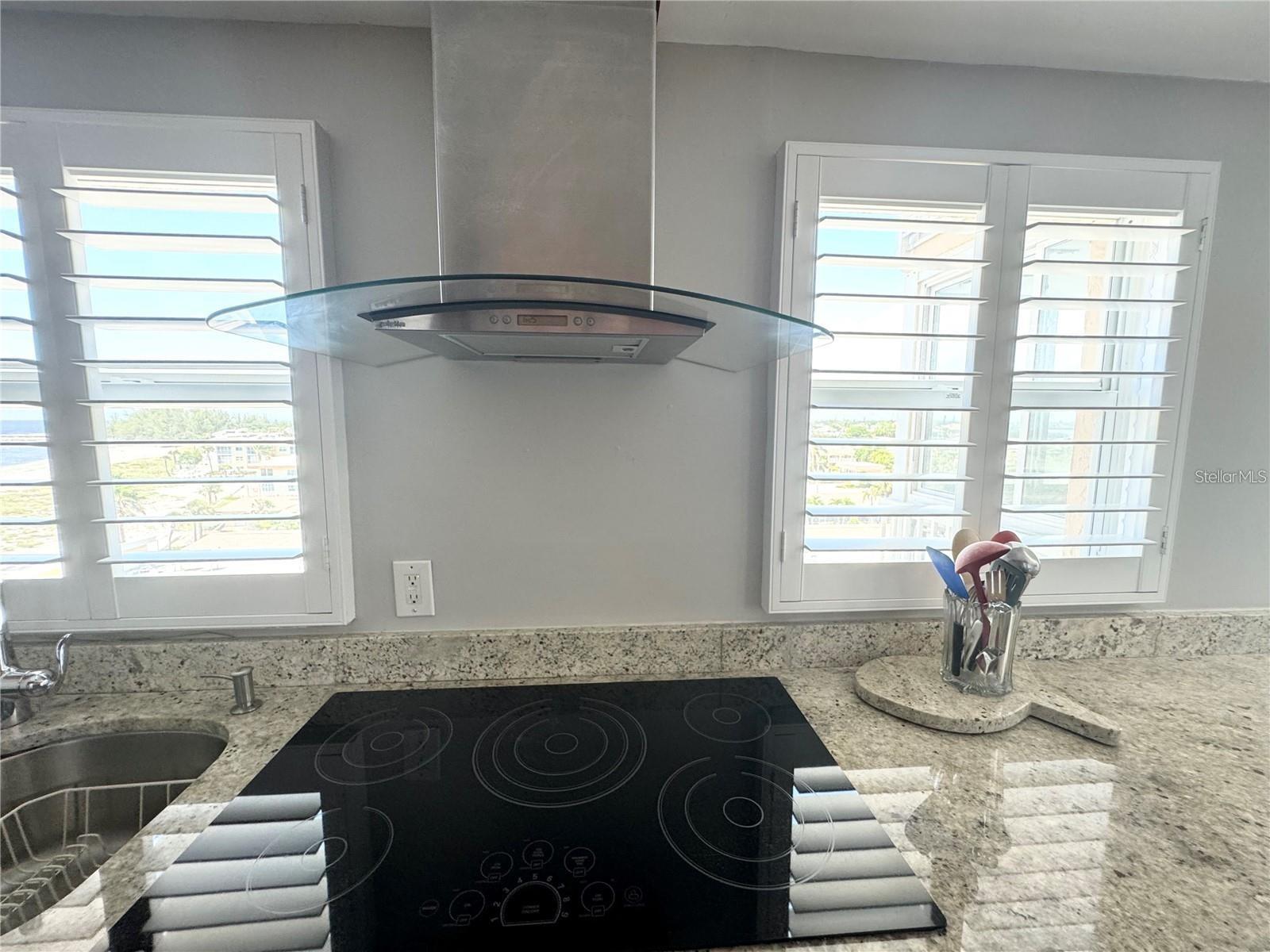 1255 TARPON CENTER DR #612