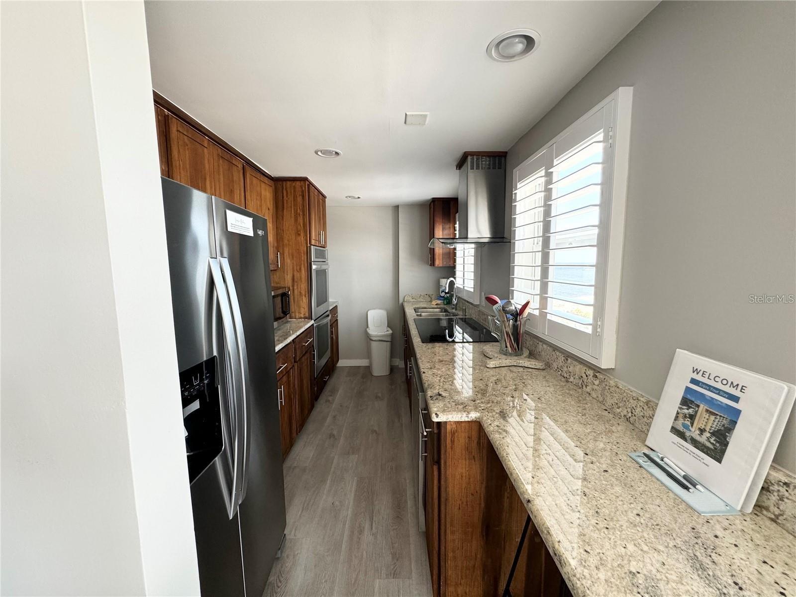 1255 TARPON CENTER DR #612