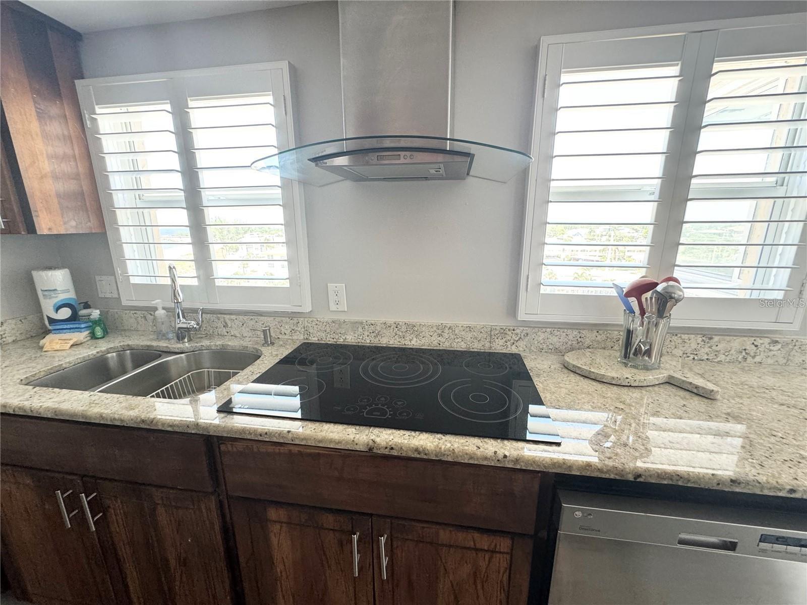 1255 TARPON CENTER DR #612
