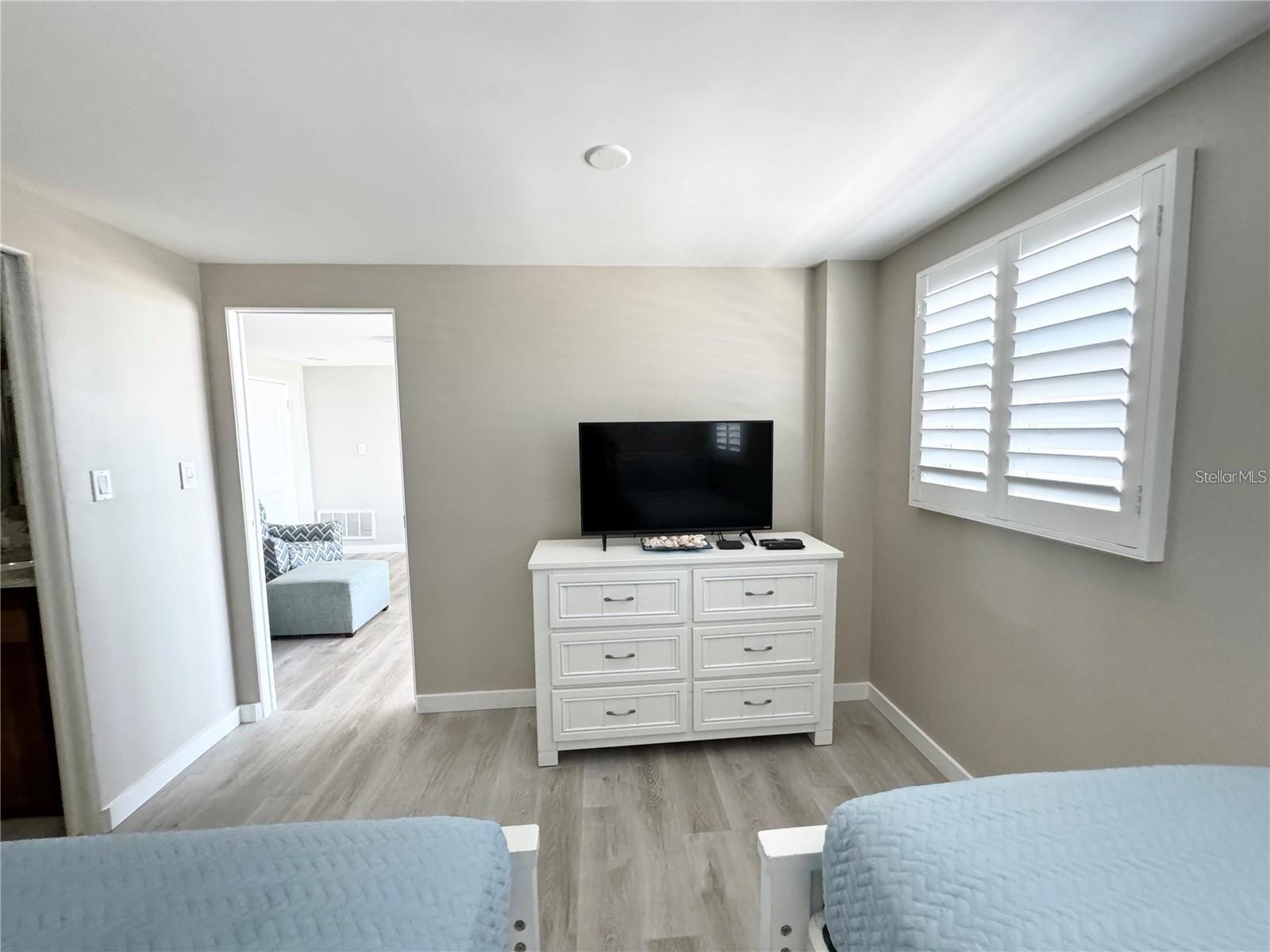 1255 TARPON CENTER DR #612