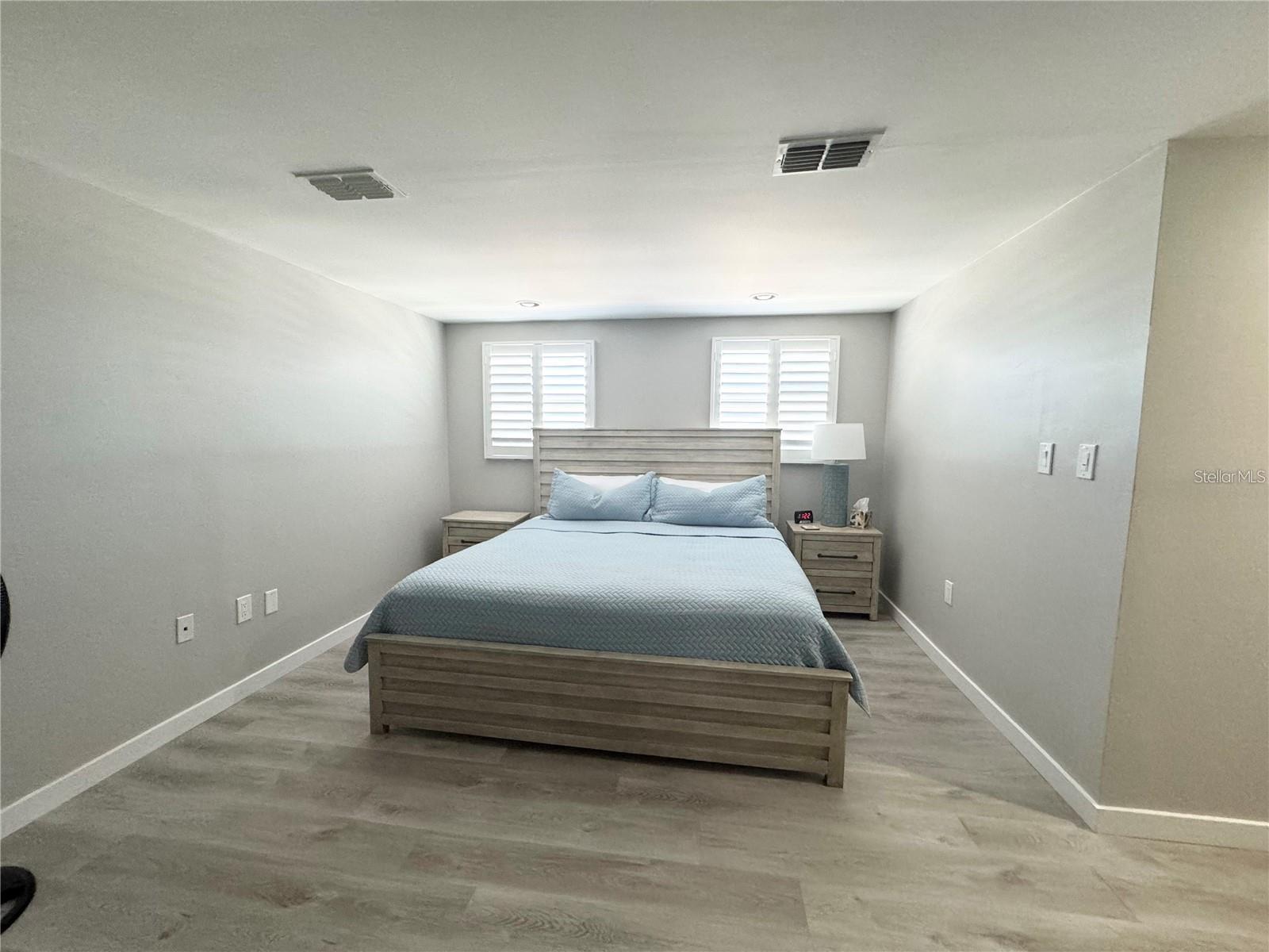 1255 TARPON CENTER DR #612