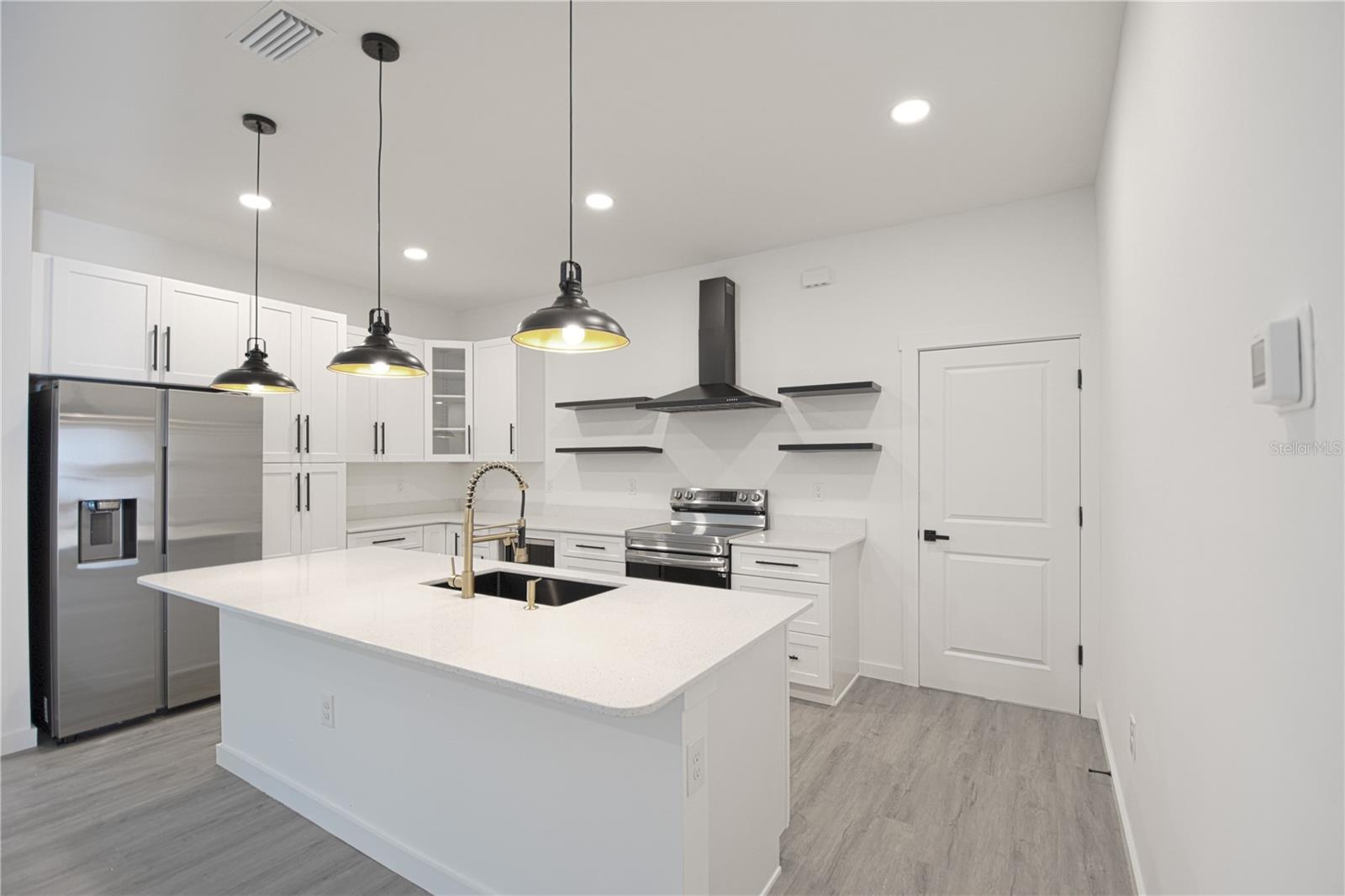 18380 DAKOTA AVE