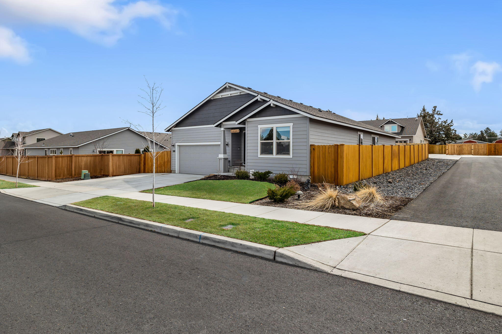 2552 SW Metolius Avenue