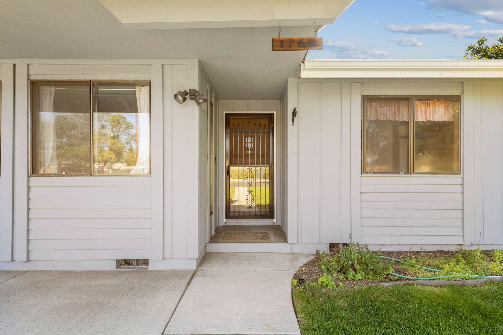 1760 SW Obsidian Avenue