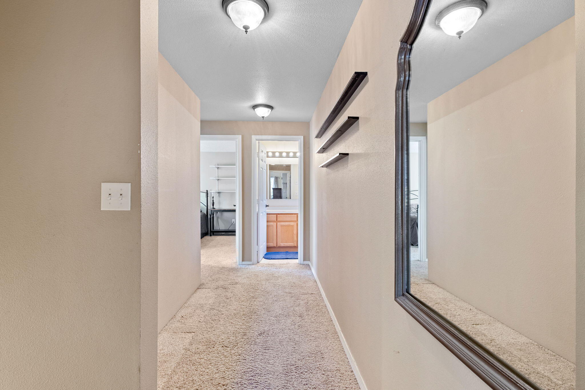 634 NE Sandstone Court, 1