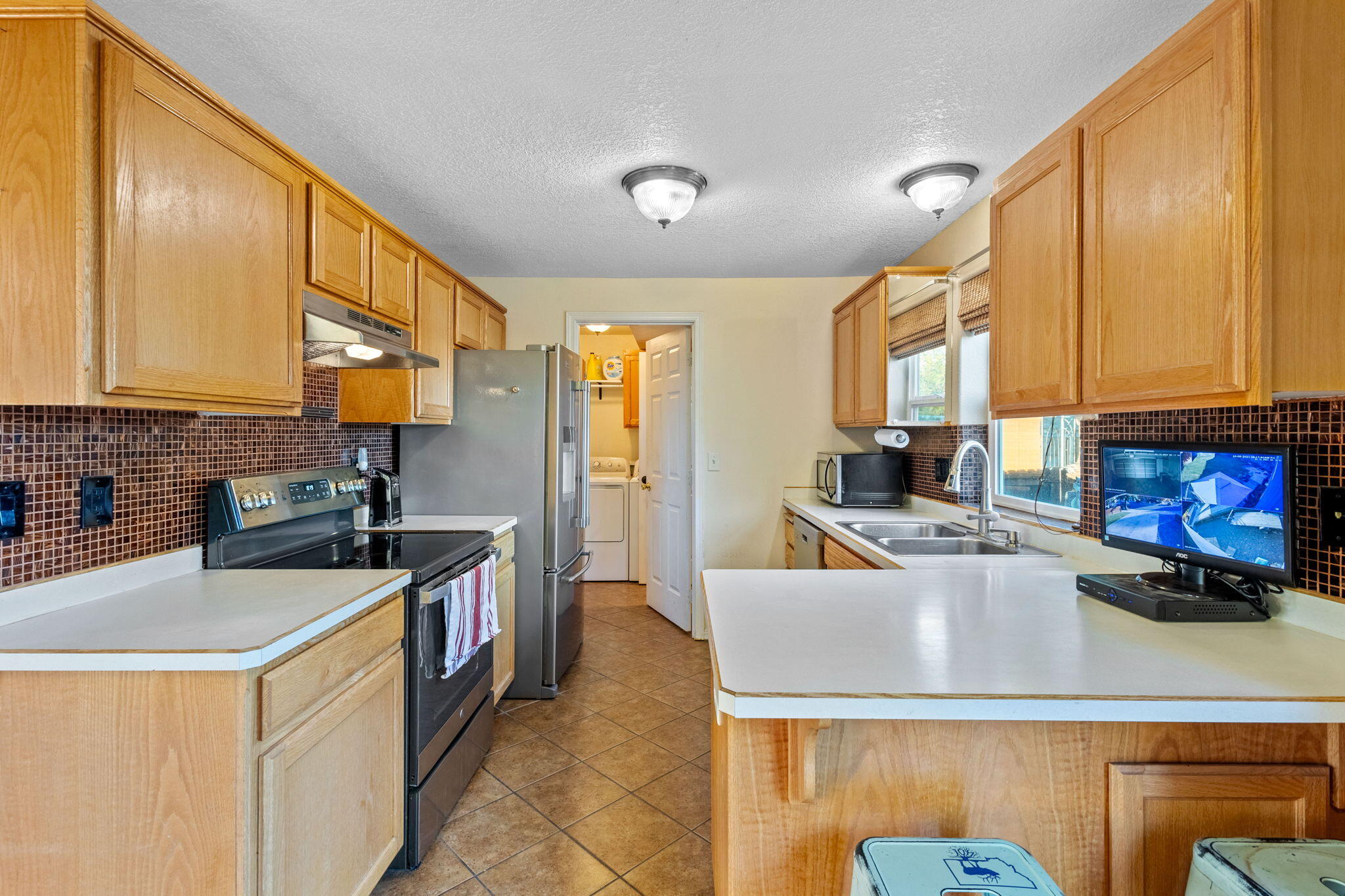 634 NE Sandstone Court, 1