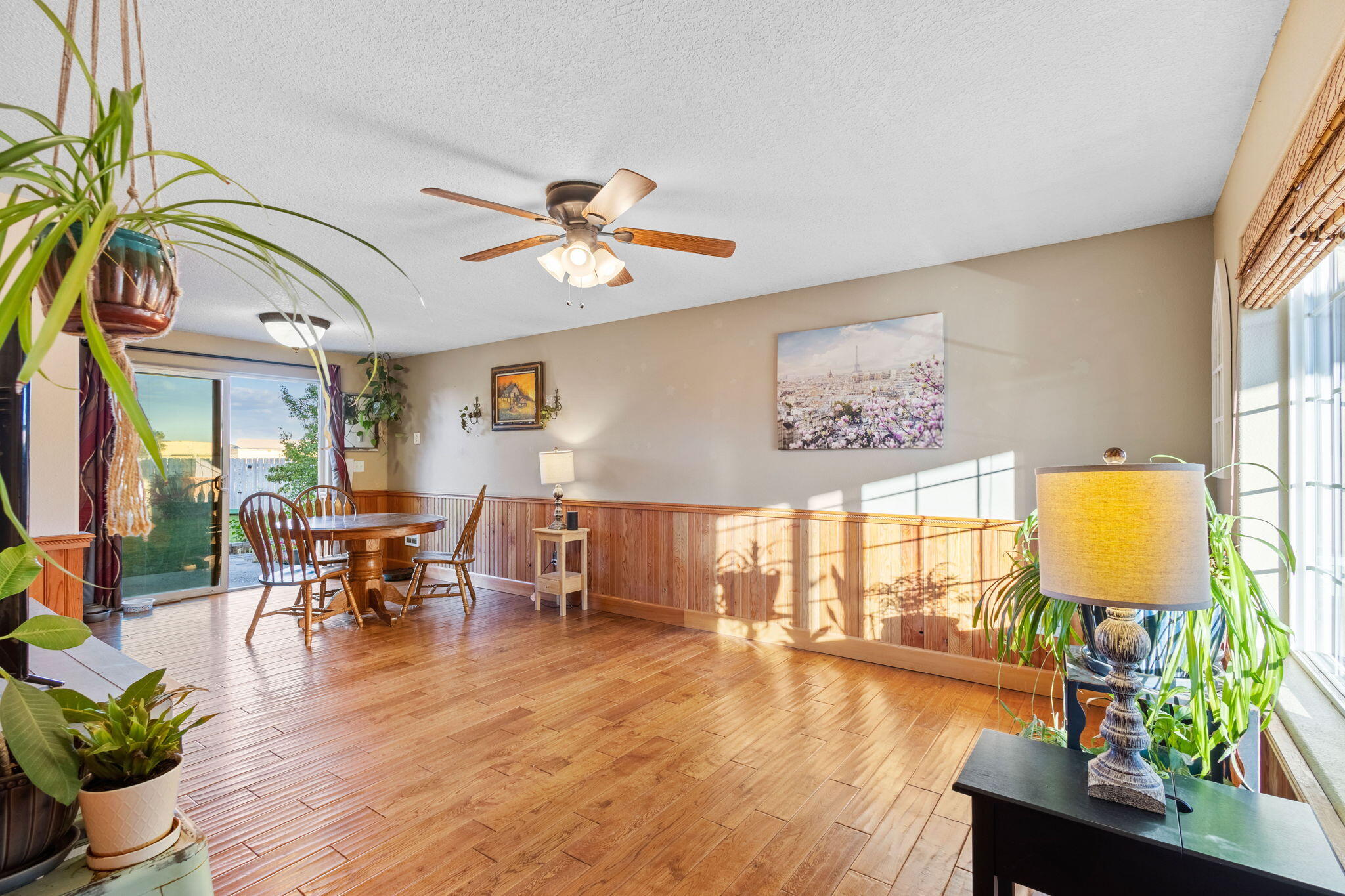 634 NE Sandstone Court, 1