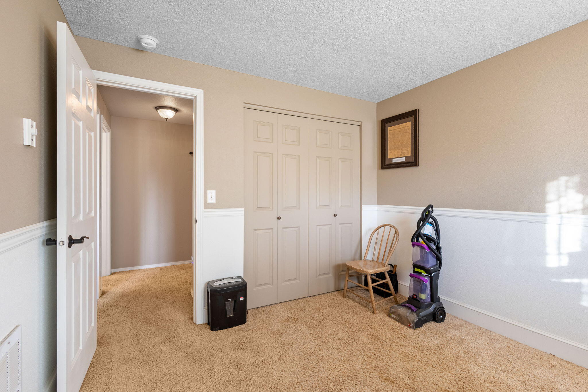 634 NE Sandstone Court, 1