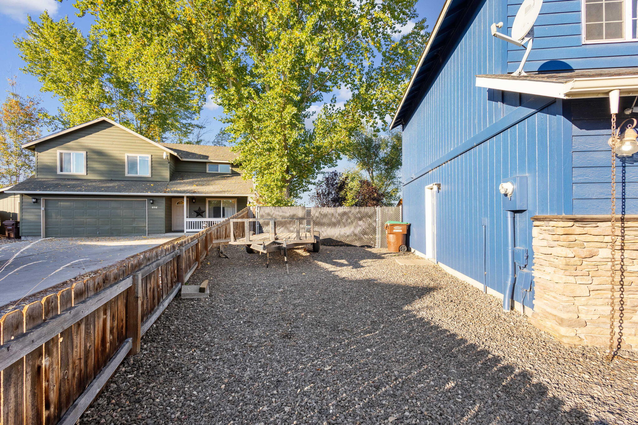 634 NE Sandstone Court, 1