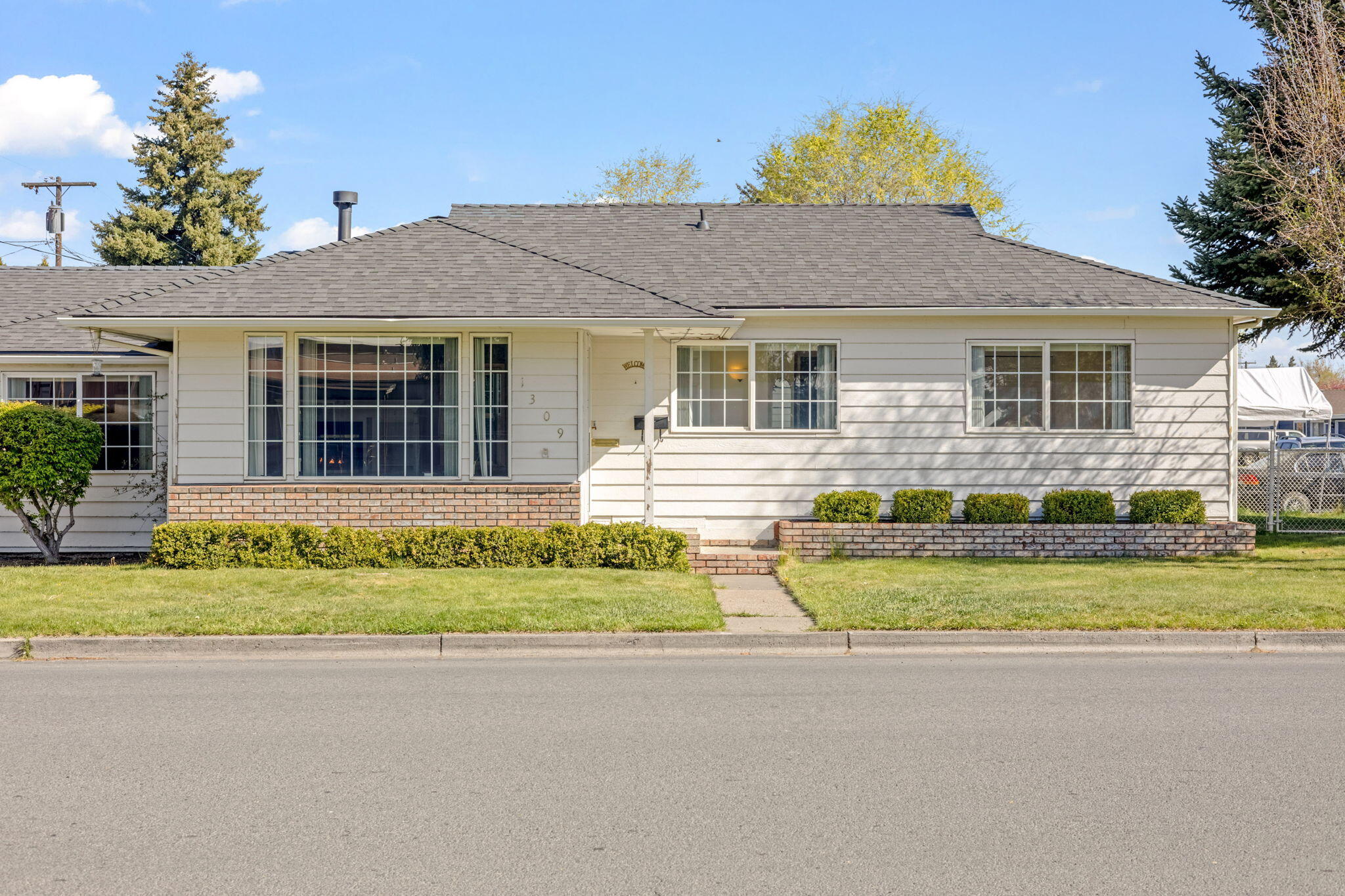 1309 SW Kalama Avenue