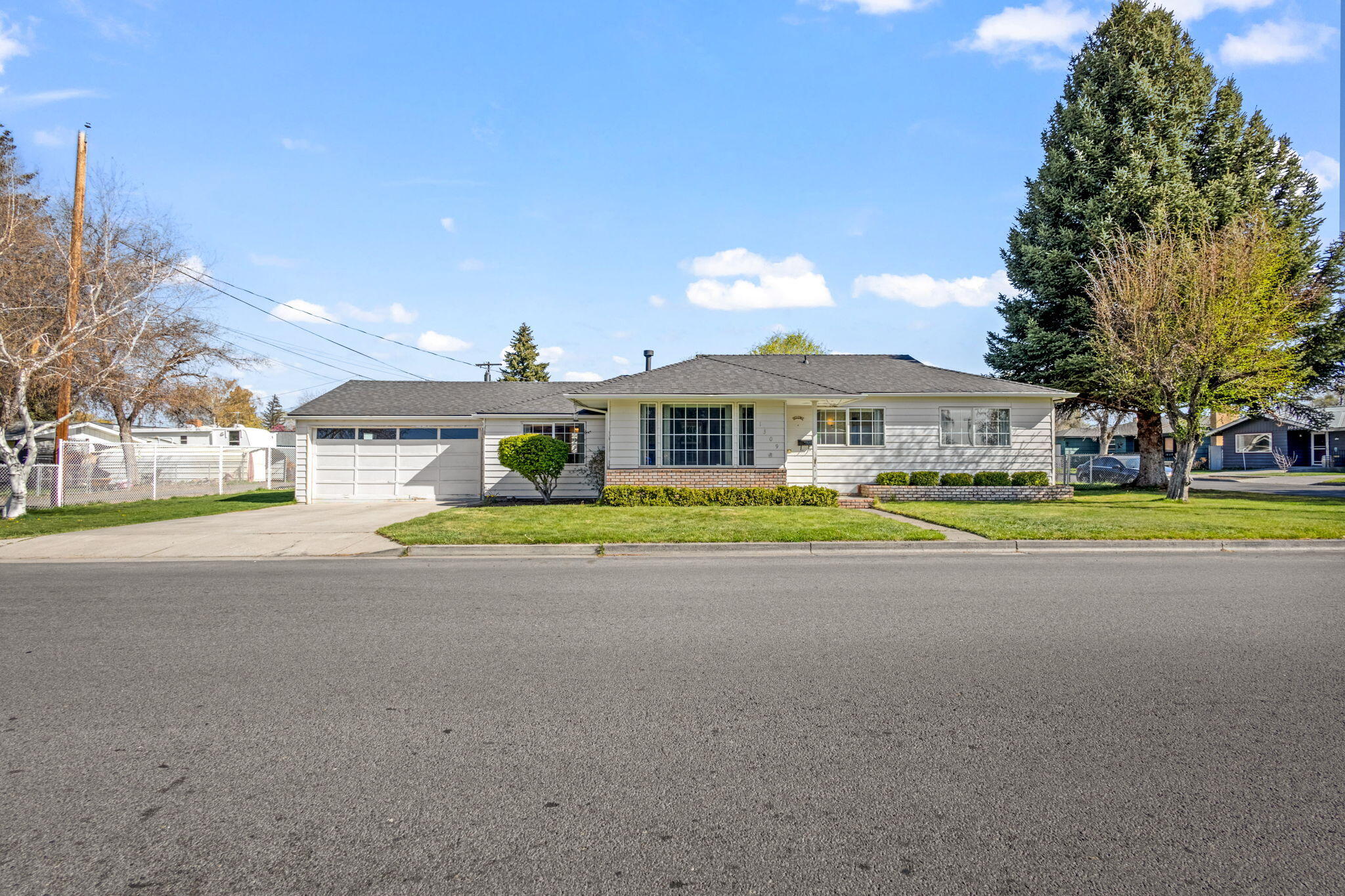 1309 SW Kalama Avenue