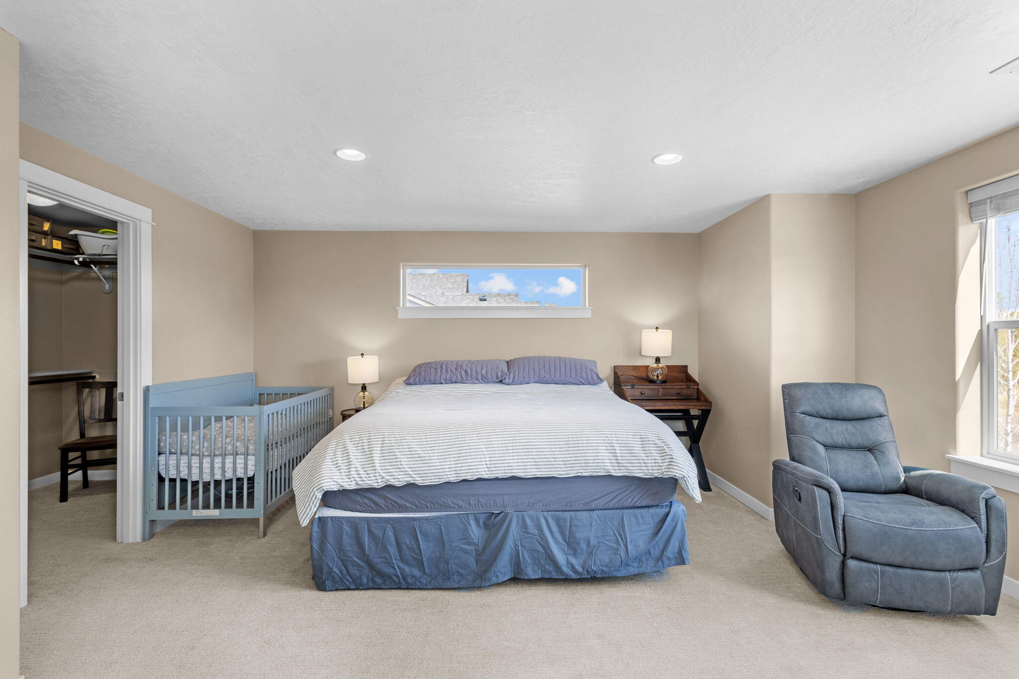 4577 SW Volcano Avenue