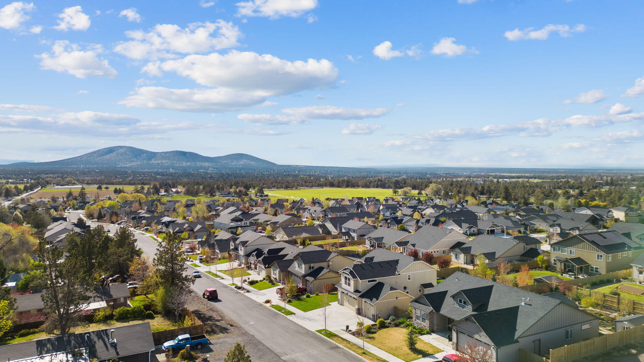 4577 SW Volcano Avenue