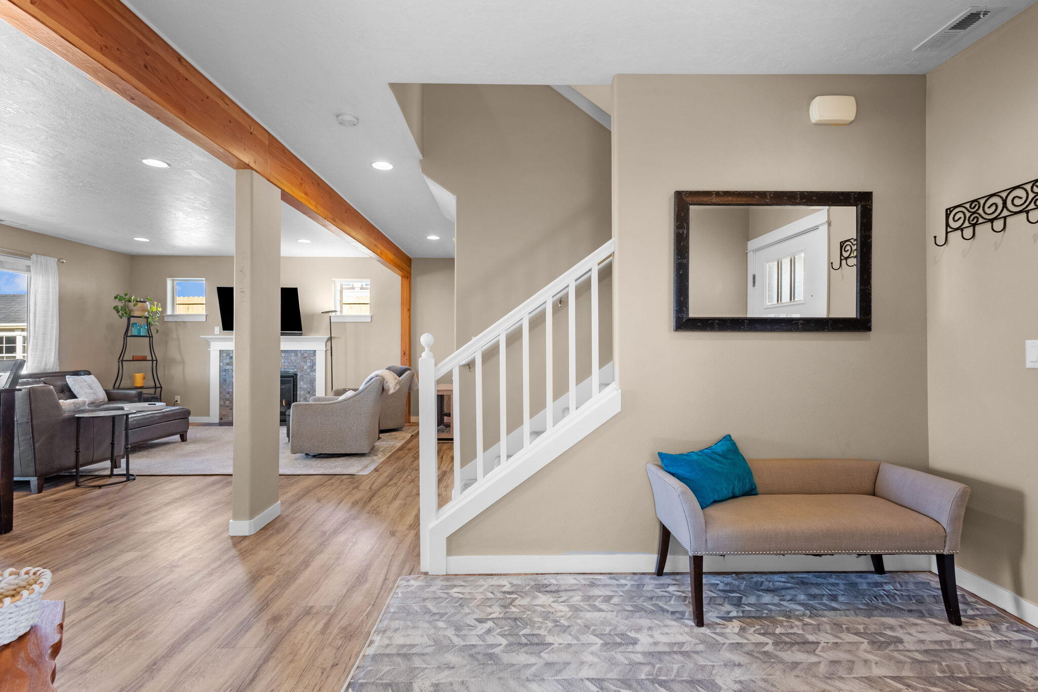 4577 SW Volcano Avenue