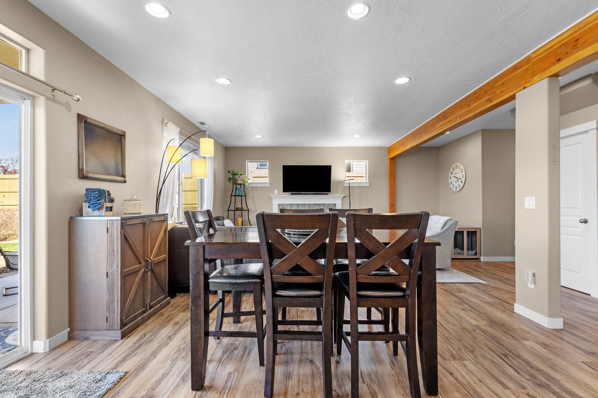 4577 SW Volcano Avenue