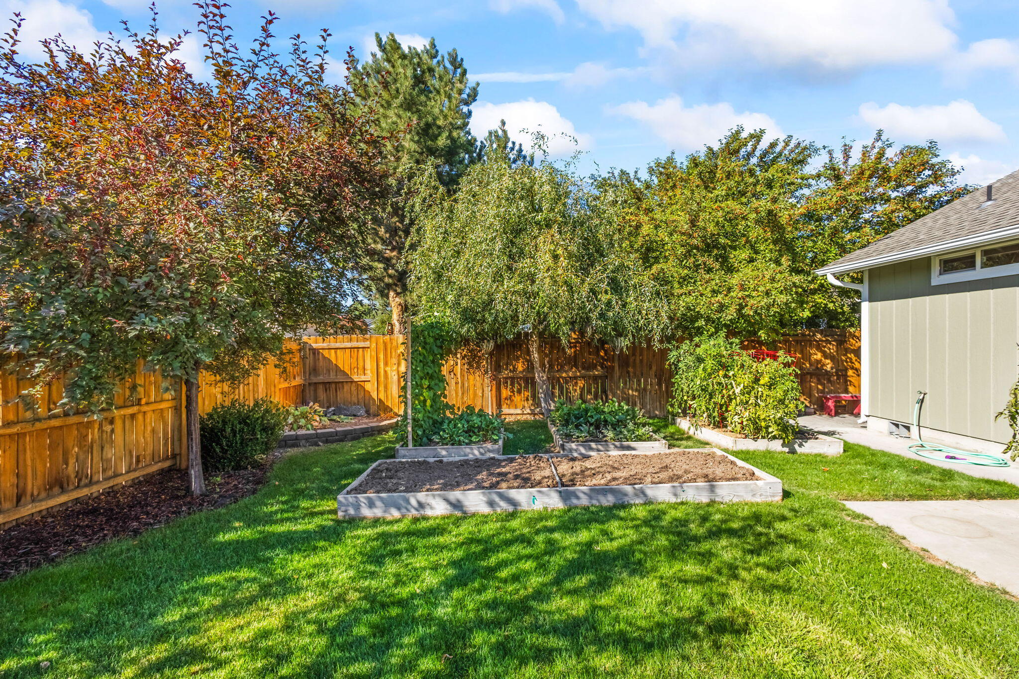 2006 NW Wildflower Place