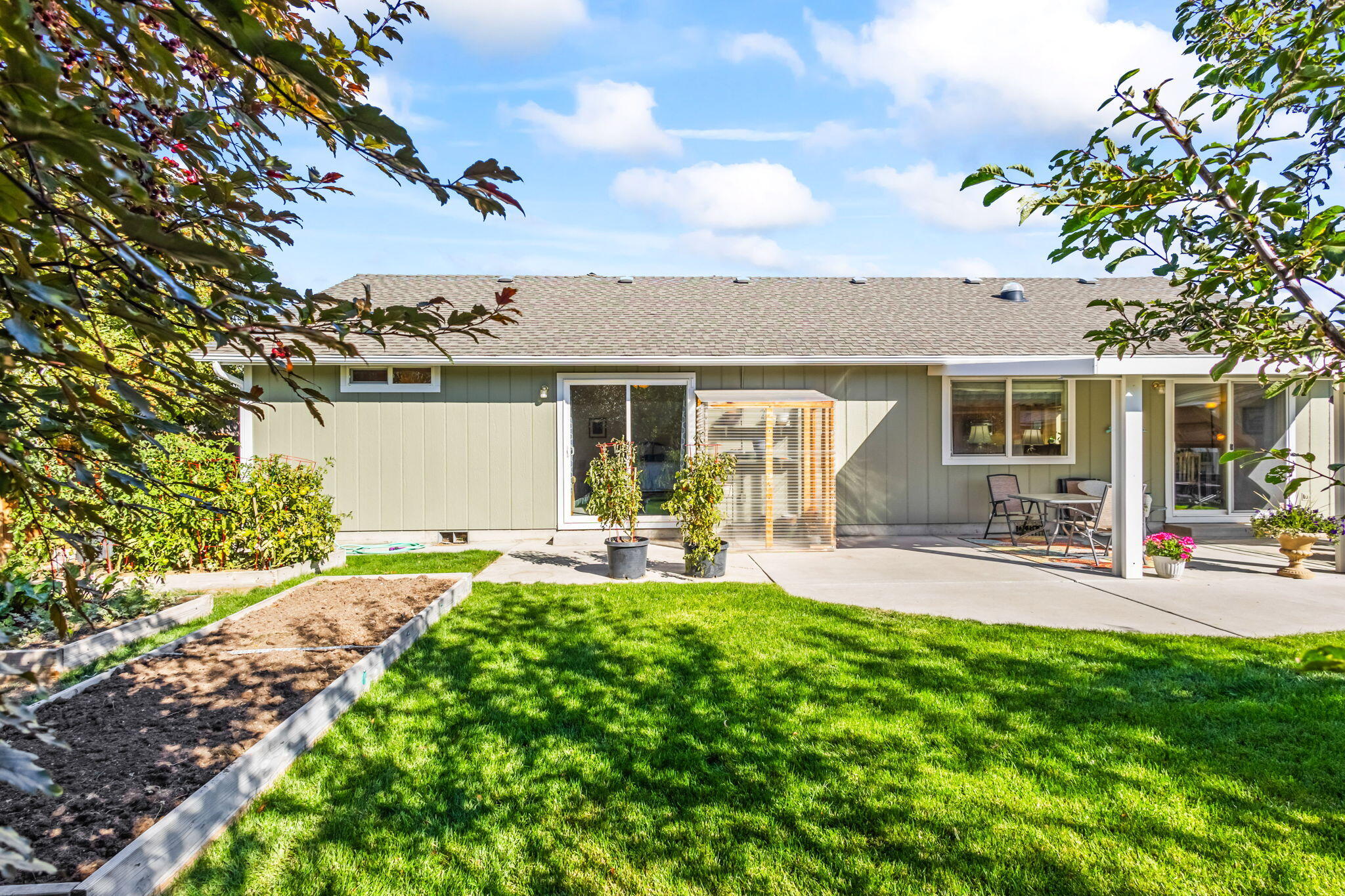 2006 NW Wildflower Place