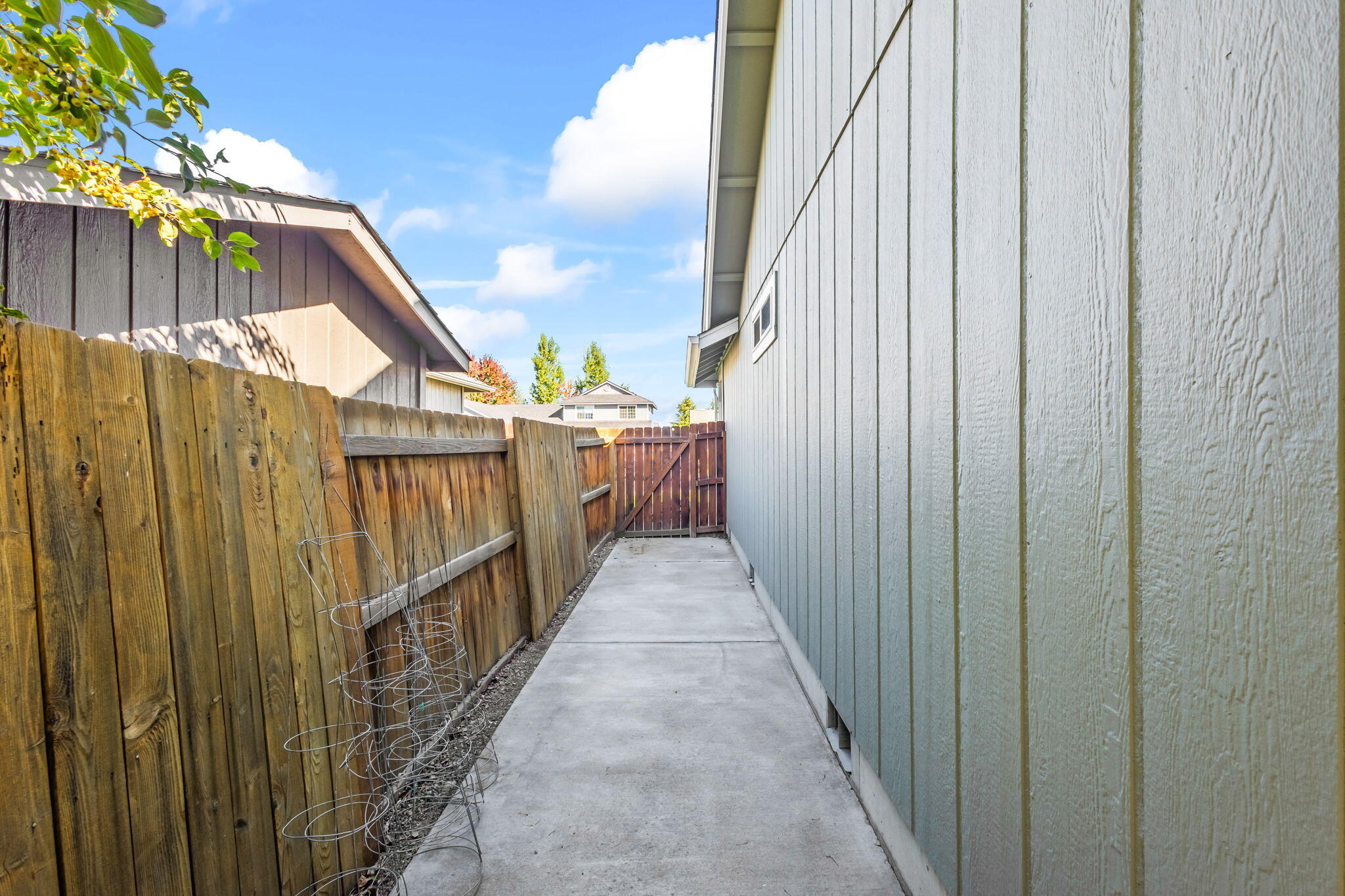 2006 NW Wildflower Place