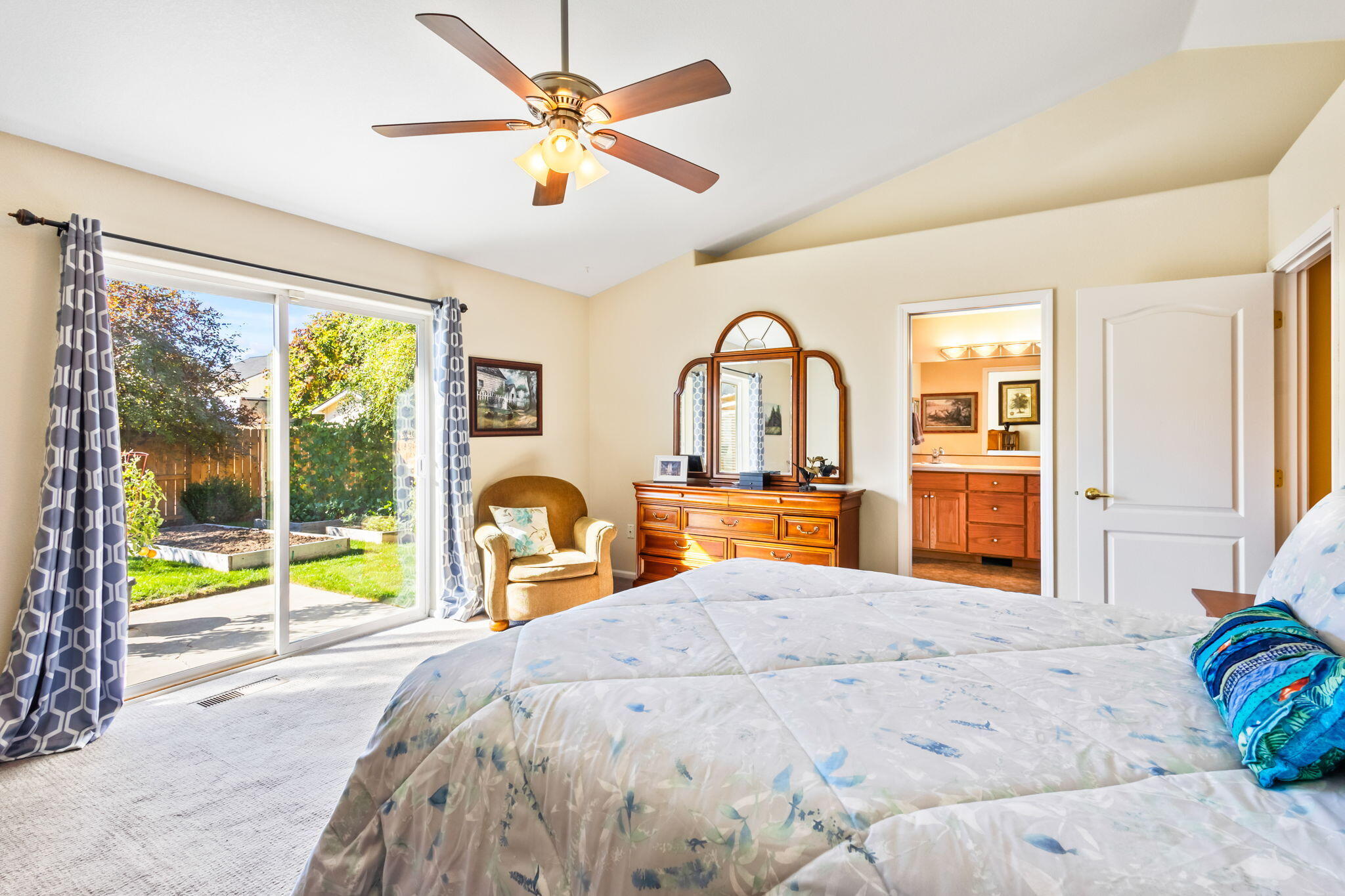 2006 NW Wildflower Place