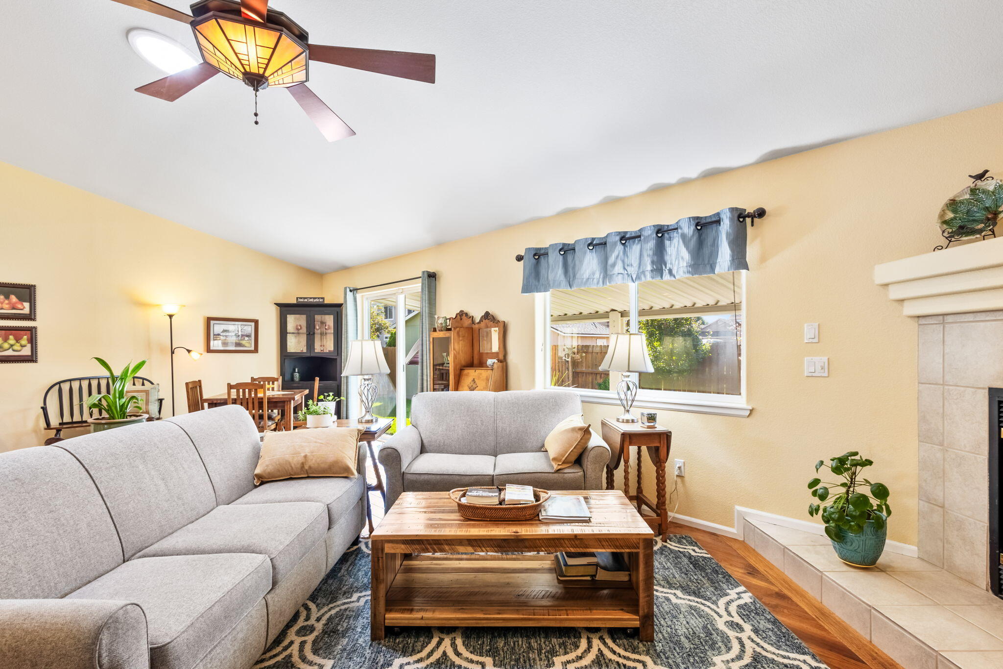 2006 NW Wildflower Place