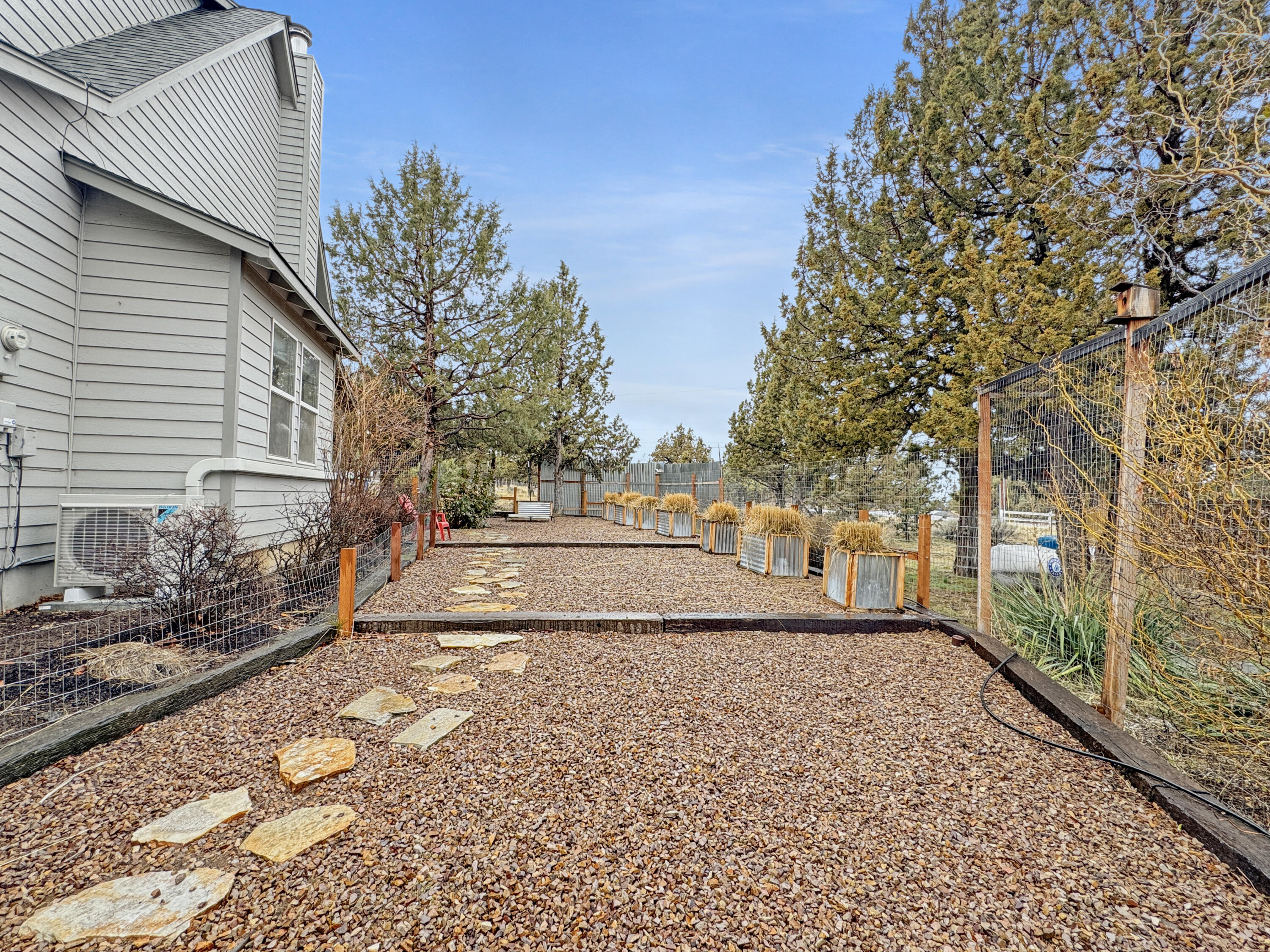 5122 SE Jerry Drive