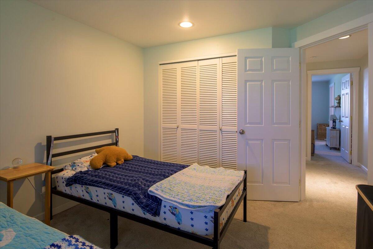 2201 SW Stonehedge Court