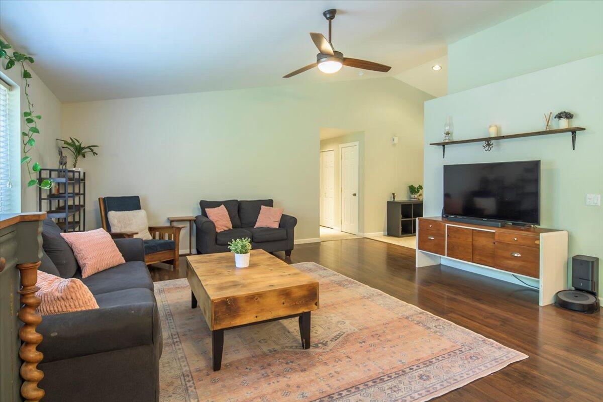 2201 SW Stonehedge Court