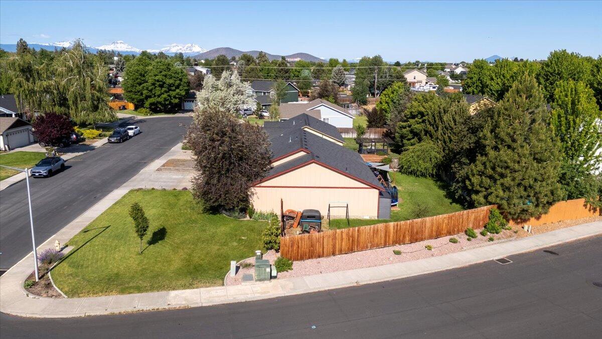 2201 SW Stonehedge Court