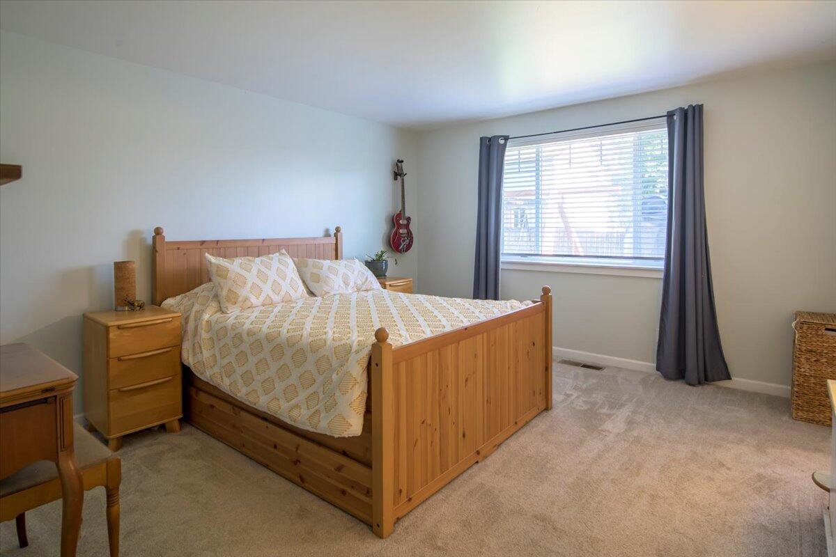 2201 SW Stonehedge Court