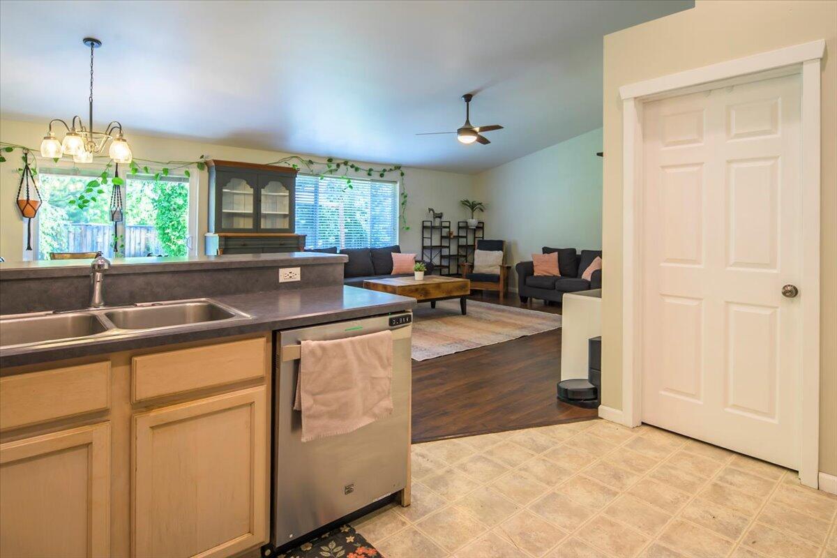 2201 SW Stonehedge Court