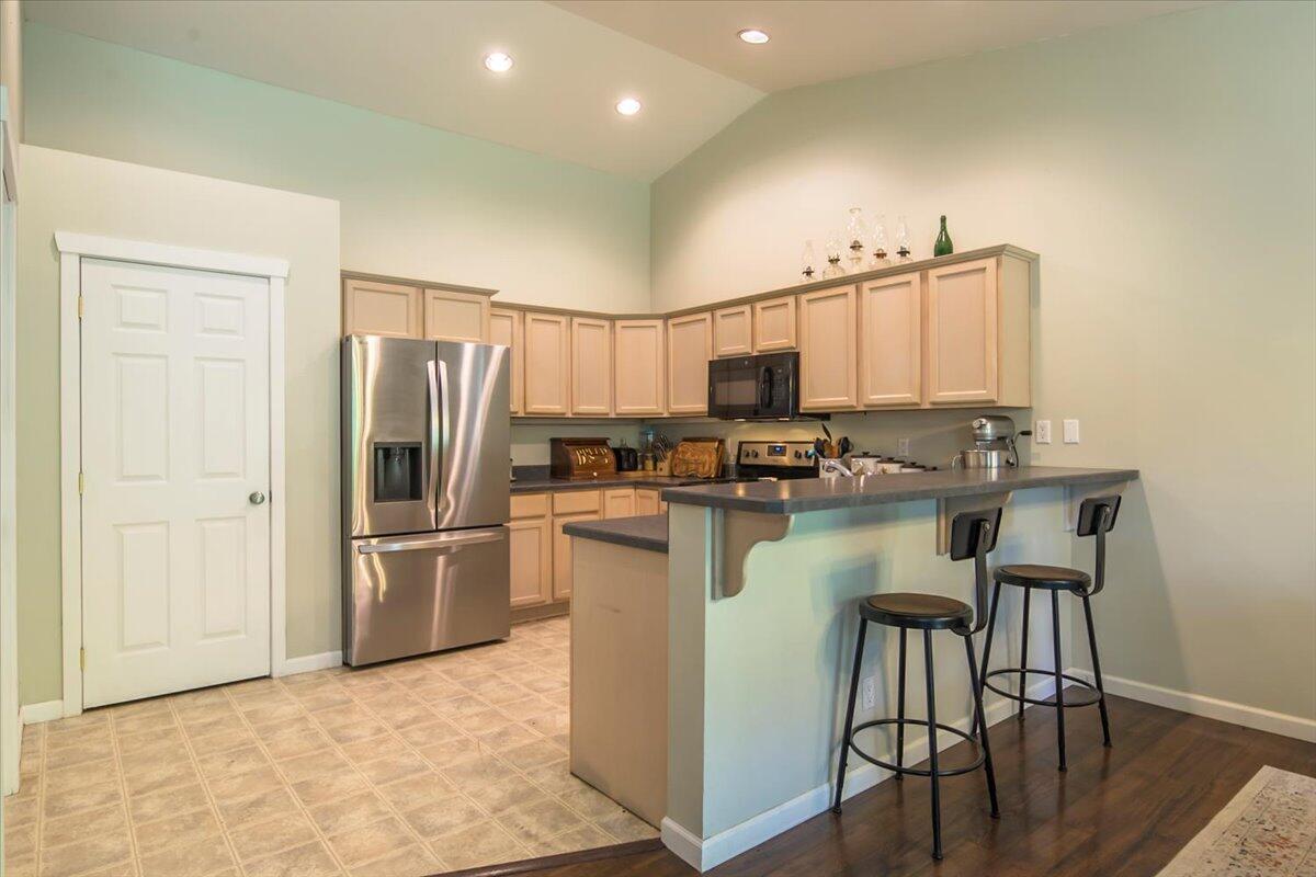 2201 SW Stonehedge Court