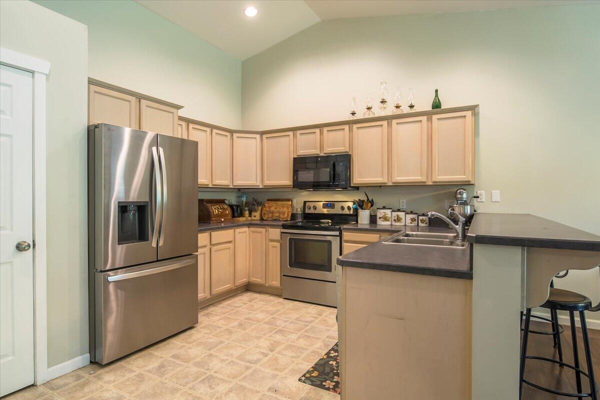 2201 SW Stonehedge Court