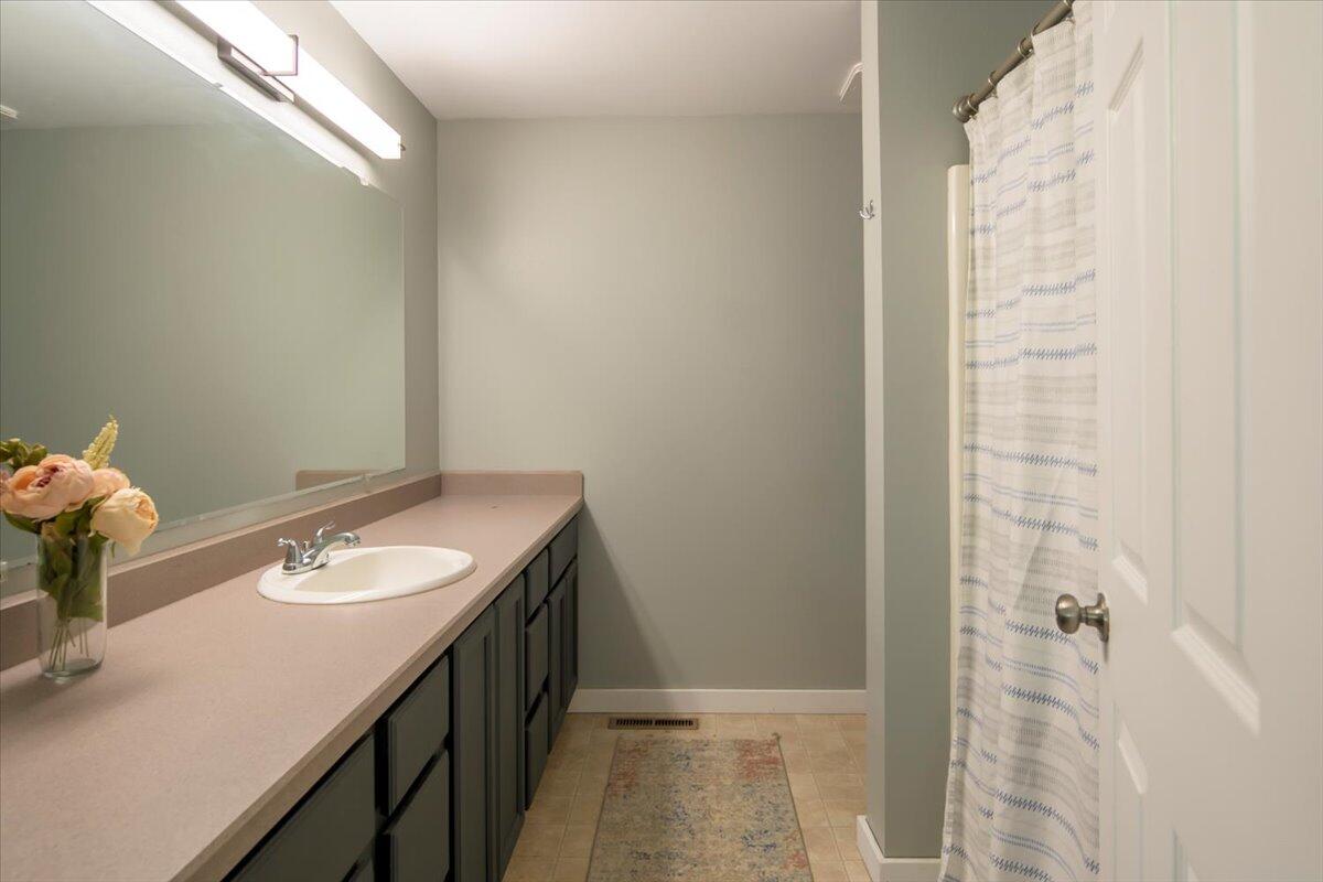 2201 SW Stonehedge Court