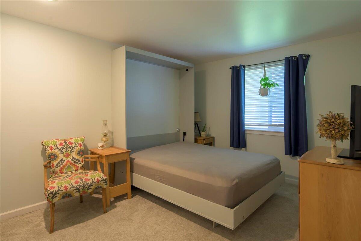 2201 SW Stonehedge Court